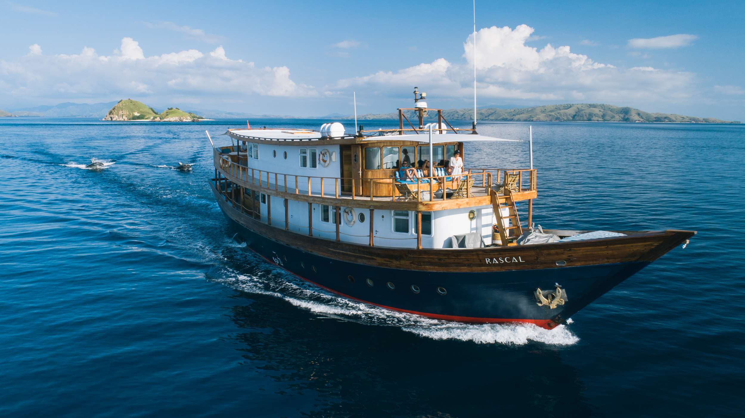Luxury cruiser yacht RASCAL.jpg