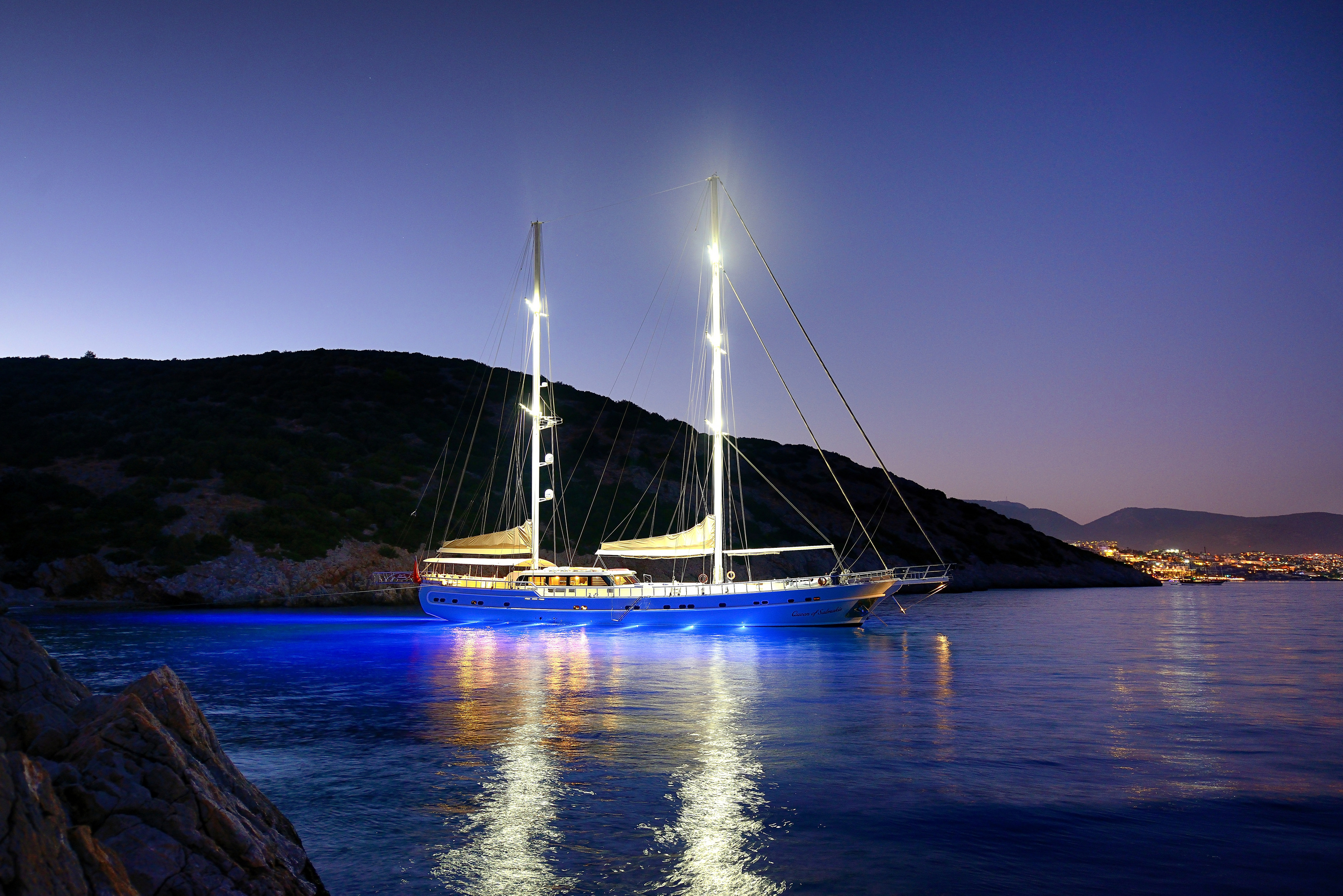 Luxury gulet Queen Of Salmakis in the evening .jpg