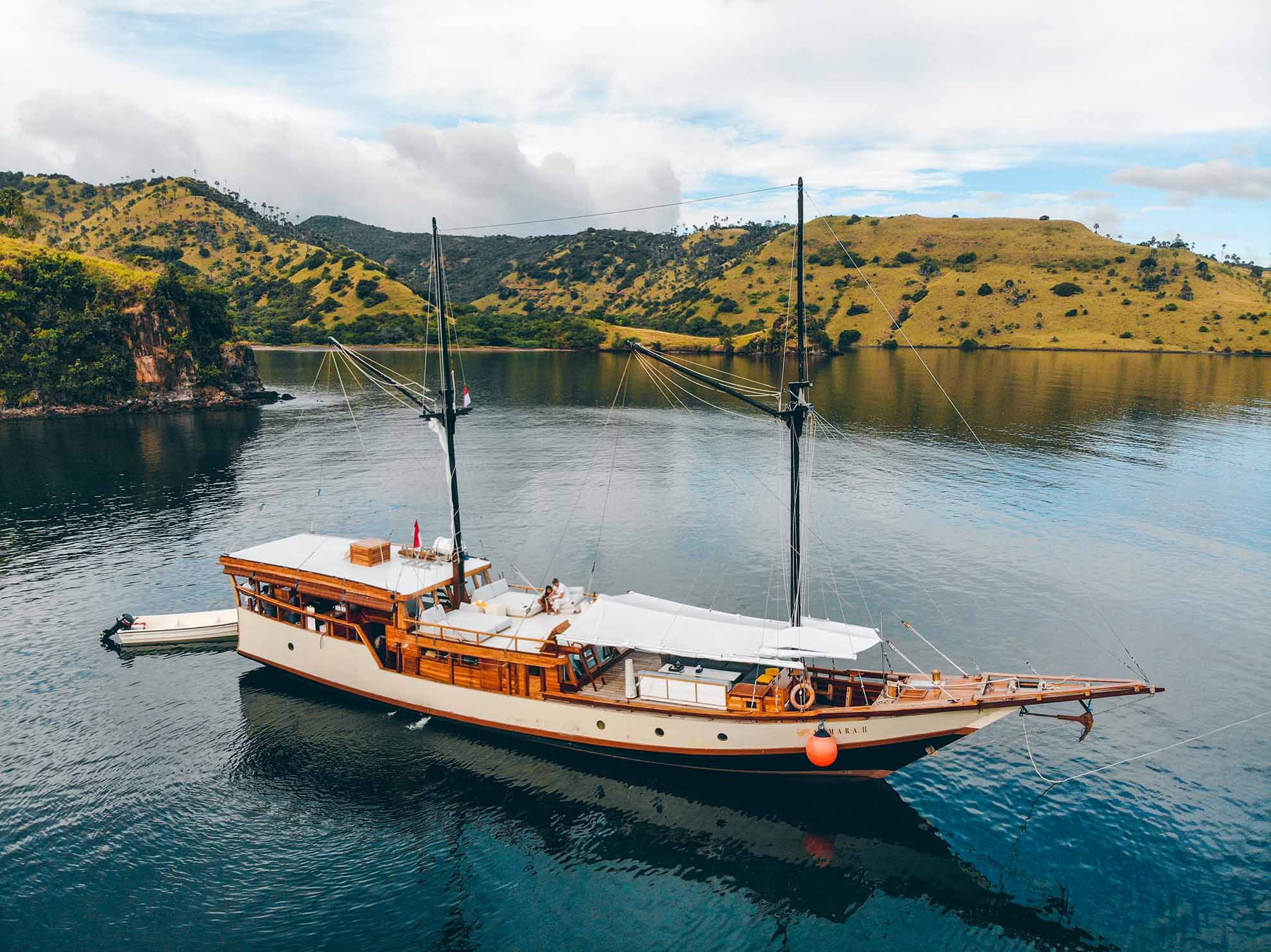 Luxury phinisi yacht SAMARA II.jpg