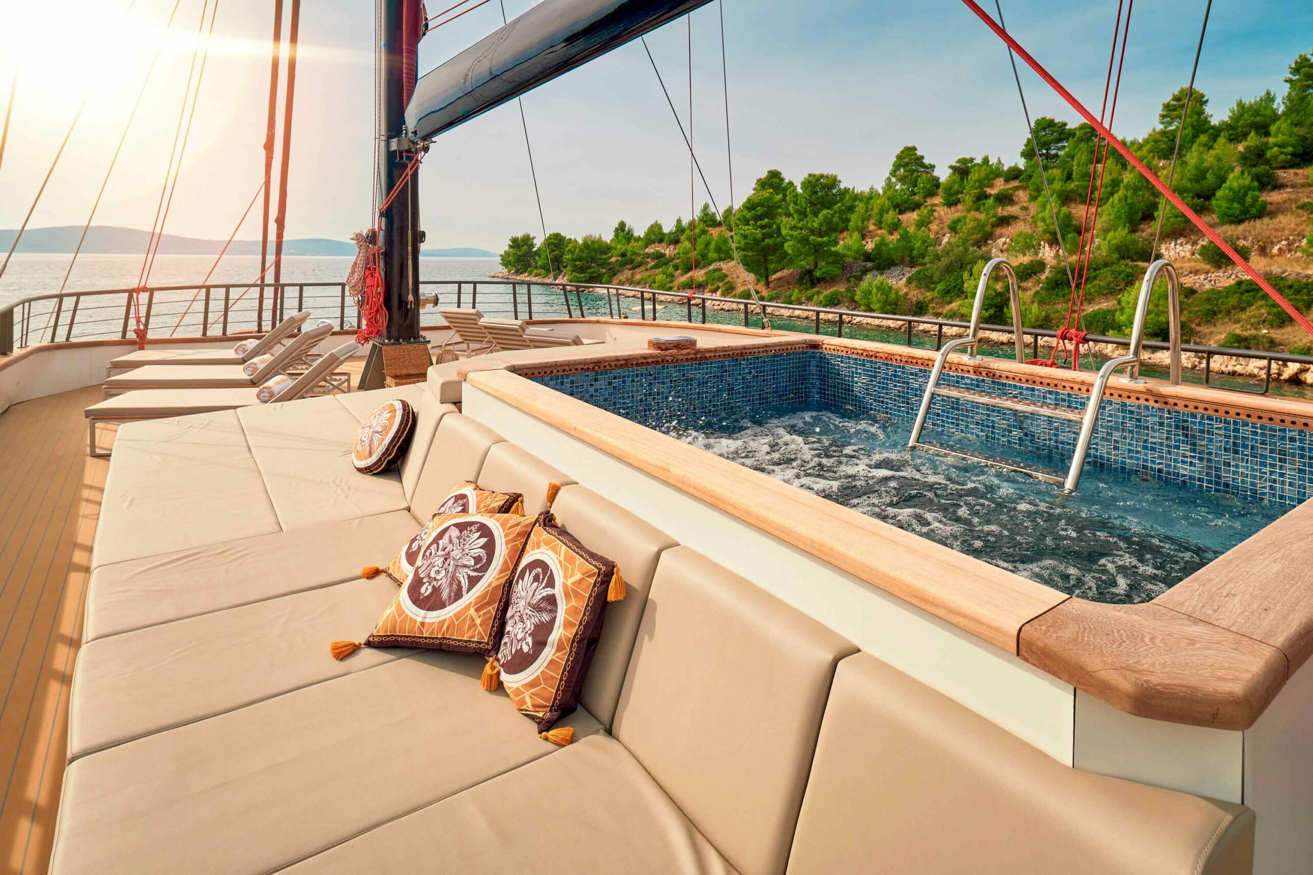 Luxury sailing yacht Anetta Jacuzzi.jpg