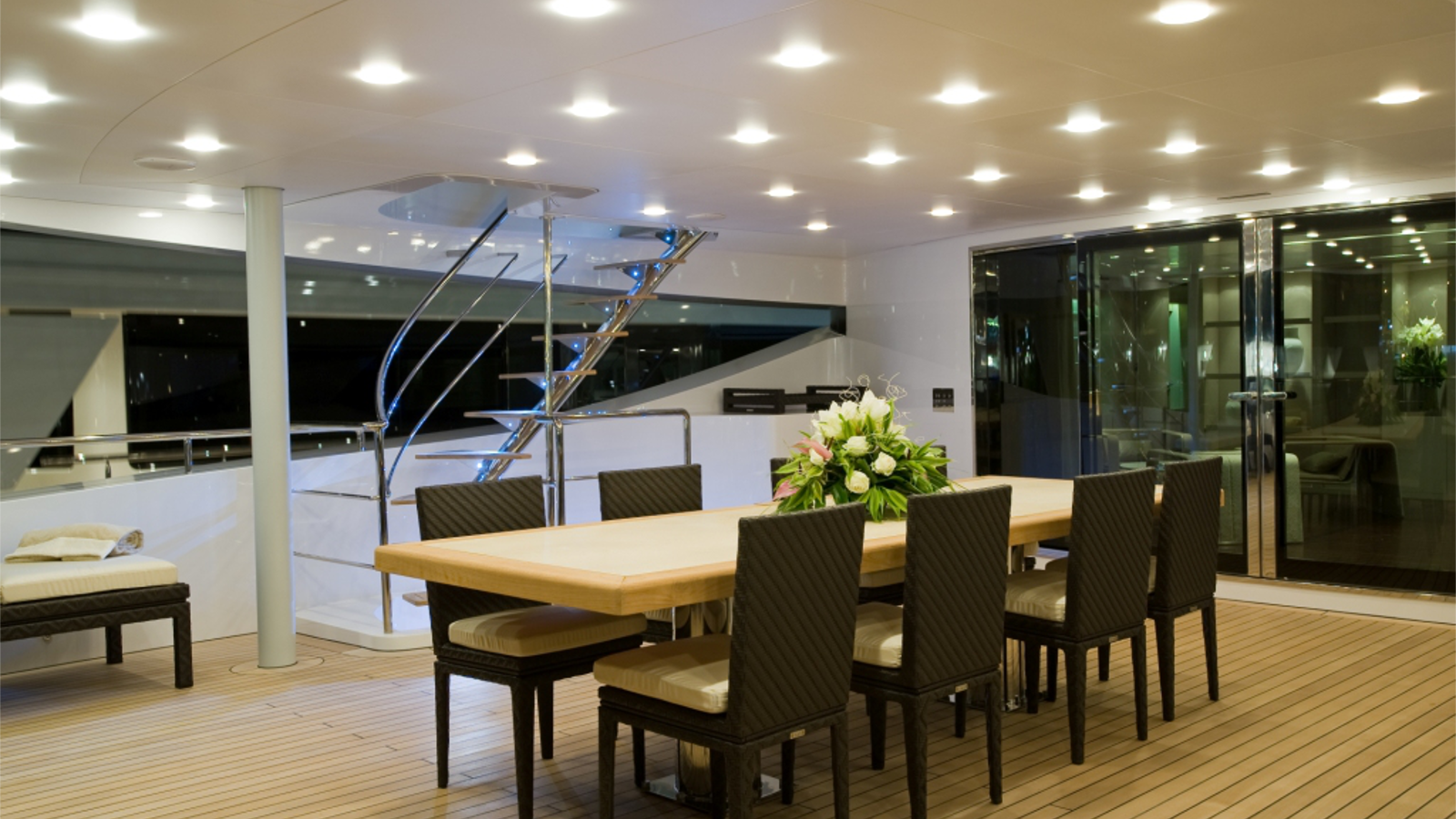 Luxury yacht BURKUT - Upper deck aft.png