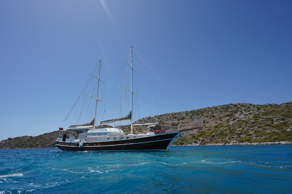Luxury yacht PRENSES ESILA.jpg