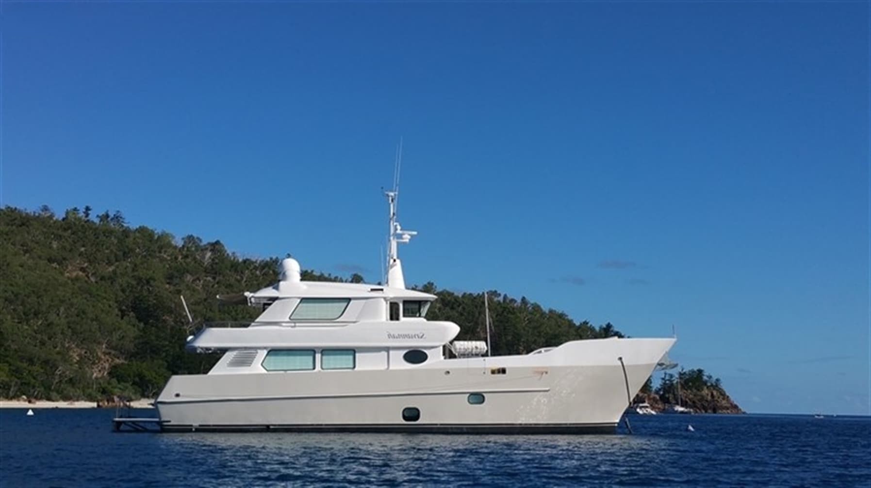 Luxury yacht SAVANNAH.jpg