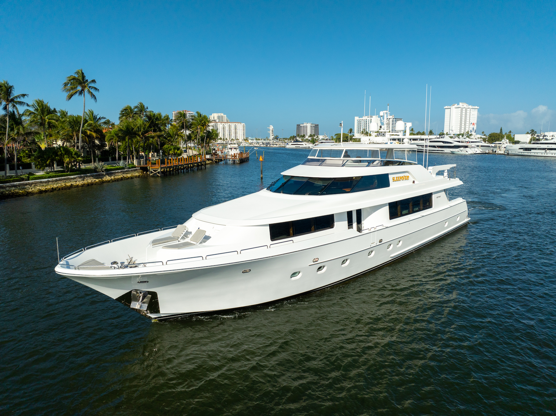 Luxury yacht SLEEPOVER.jpg