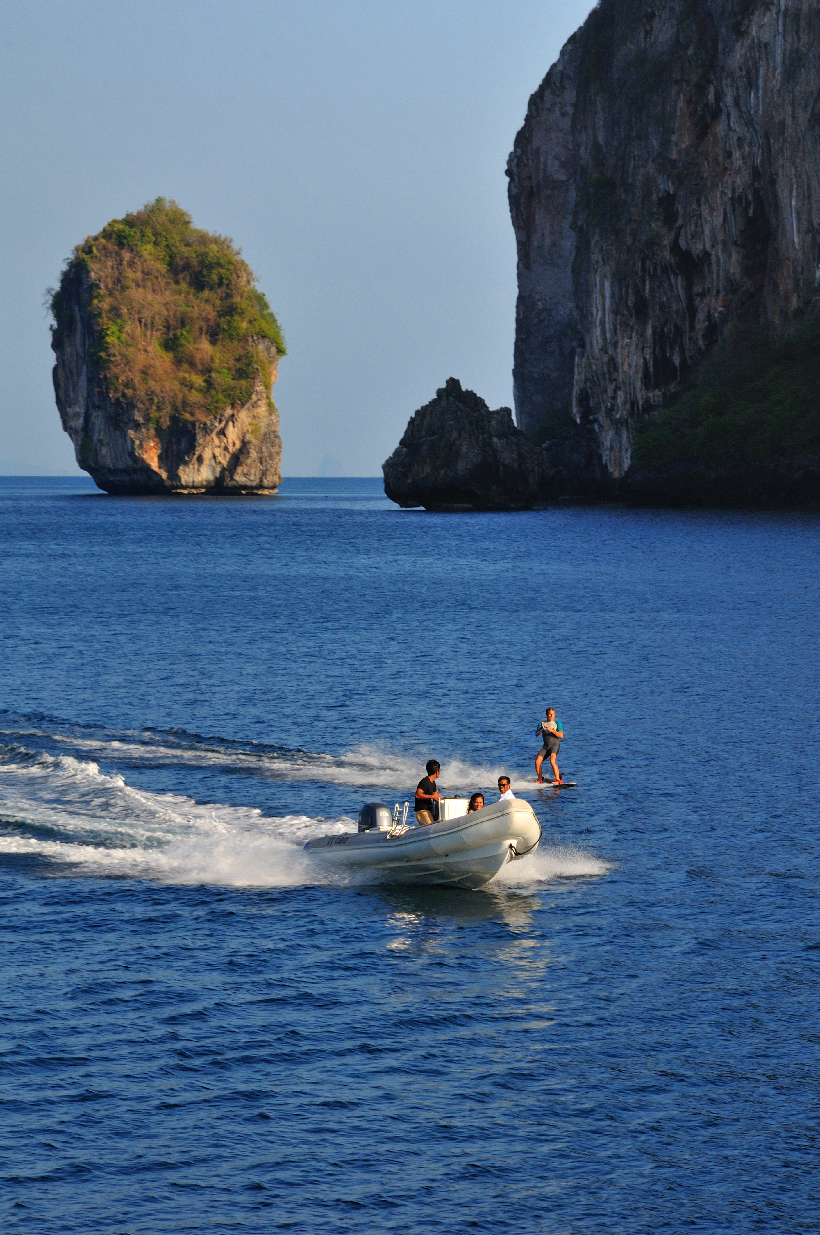 Luxury yacht charter with family and friends  00001.jpg