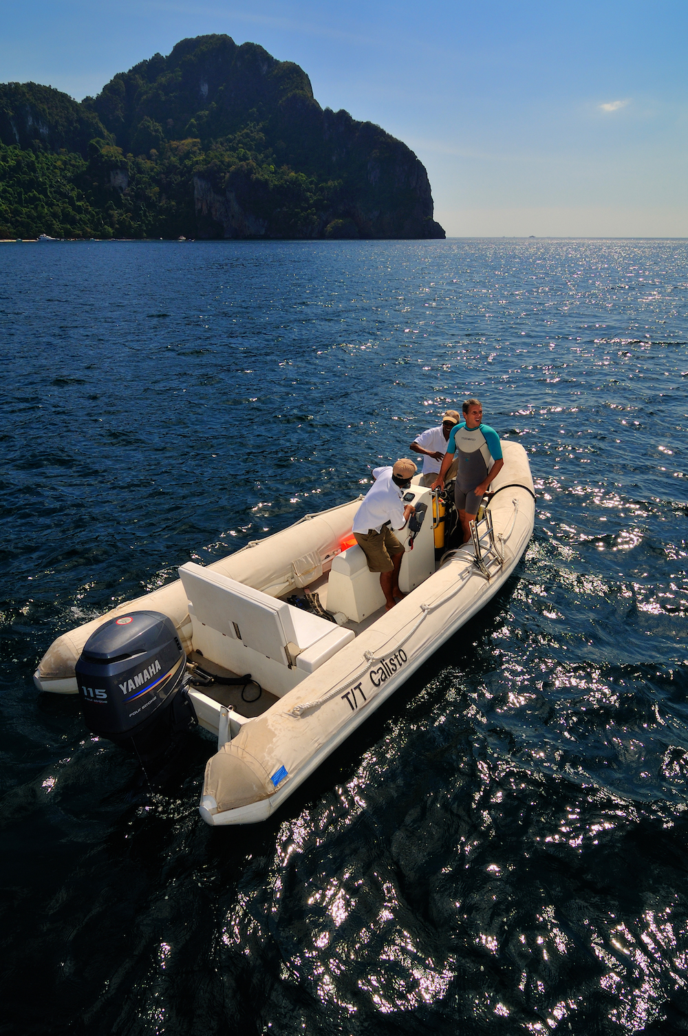 Luxury yacht charter with family and friends  00002.jpg