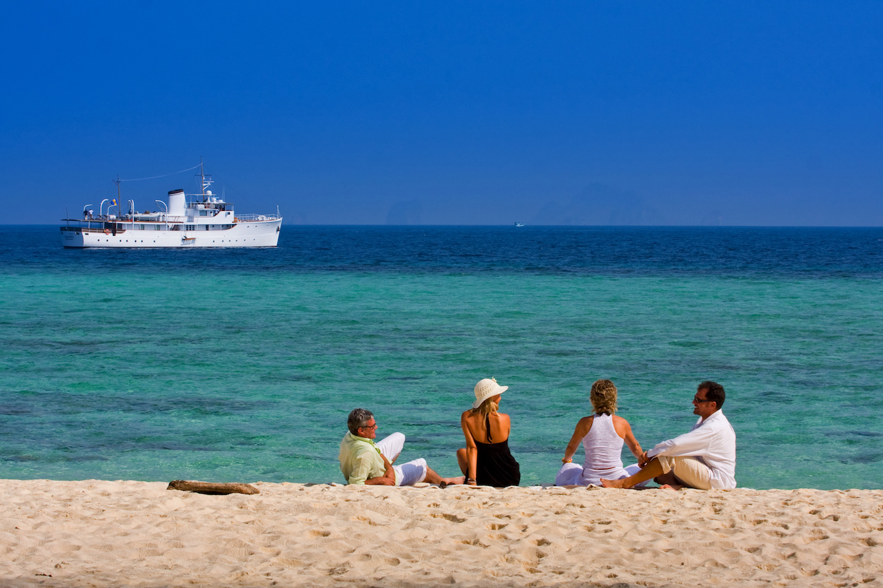 Luxury yacht charter with family and friends  00003.jpg