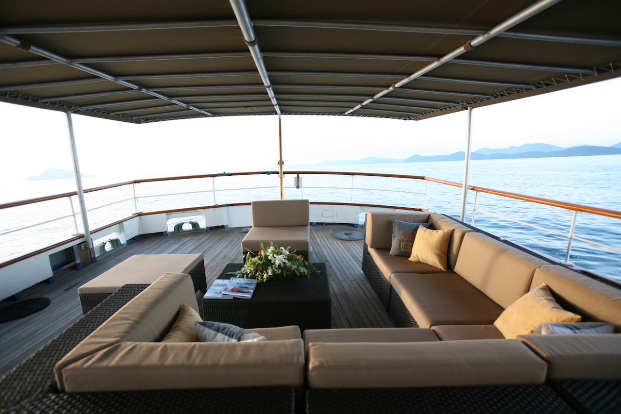 Luxury yacht charter with family and friends  00005.jpg