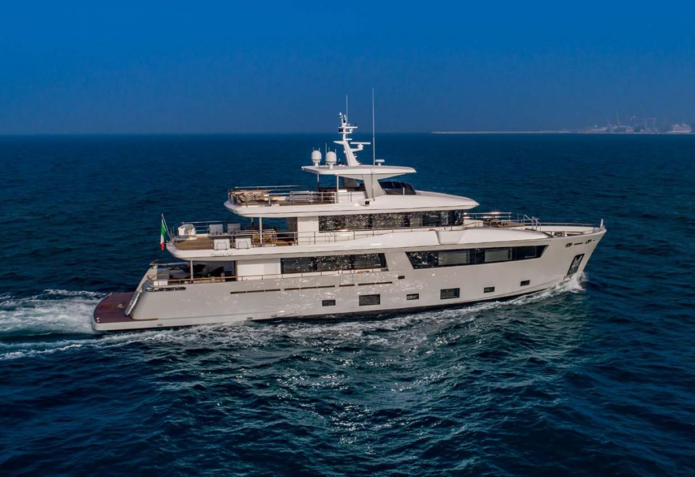 Luxyry Superyacht SABAI.jpg