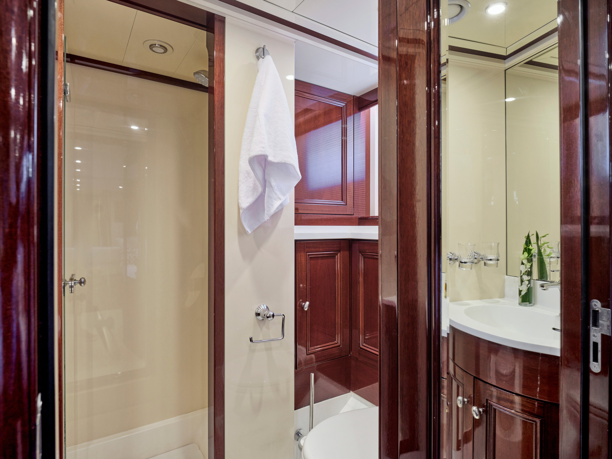 MIA ZOI Ensuite.jpg