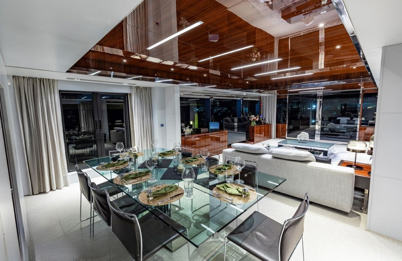 Main Dining 01..jpg