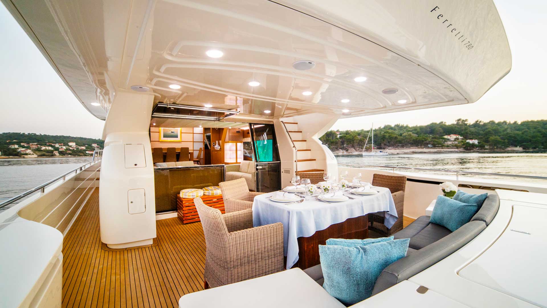 Main deck aft dining.jpg