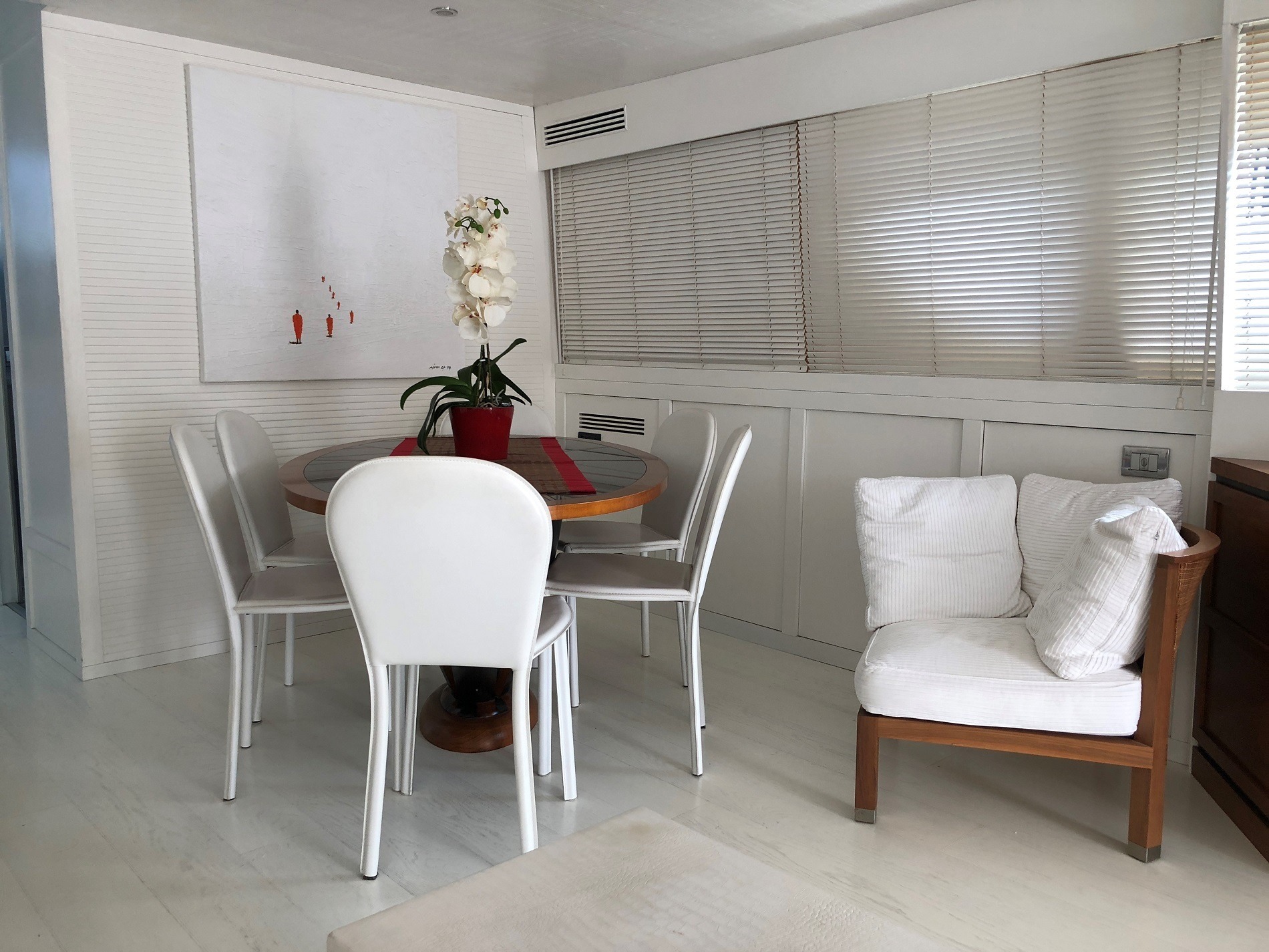 Main salon dining.jpg