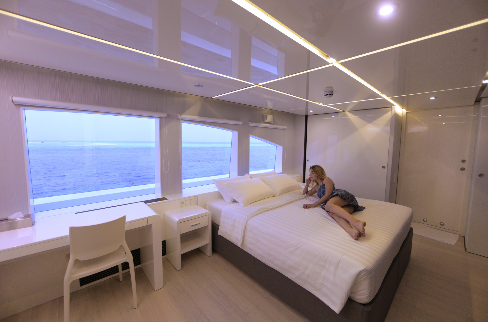 Maldives motor yacht SEAREX - One of the Suites.jpg