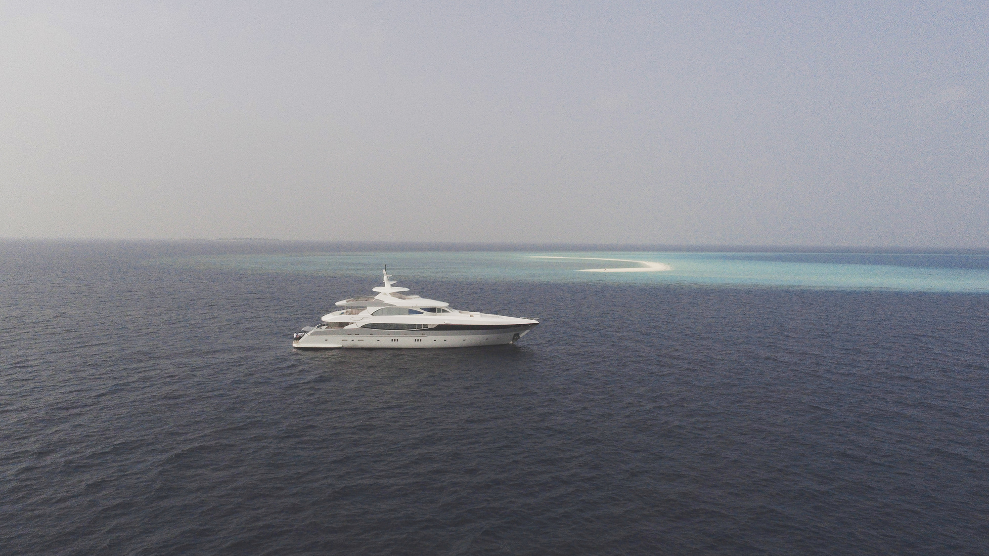 Maldives motor yacht SEAREX - Profile.jpg