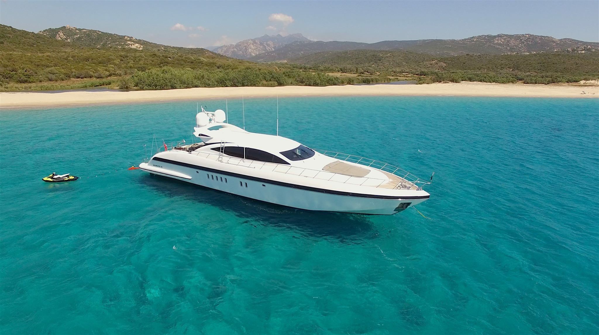 Mangusta 72 at anchor.jpg
