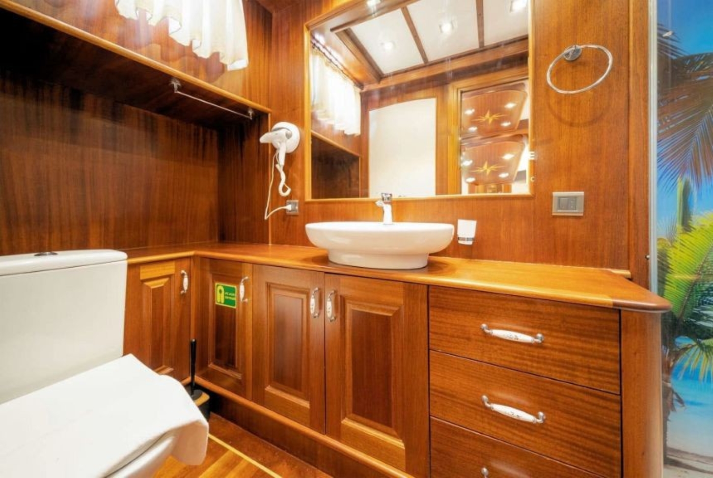 Master Bathroom 0.1.jpg