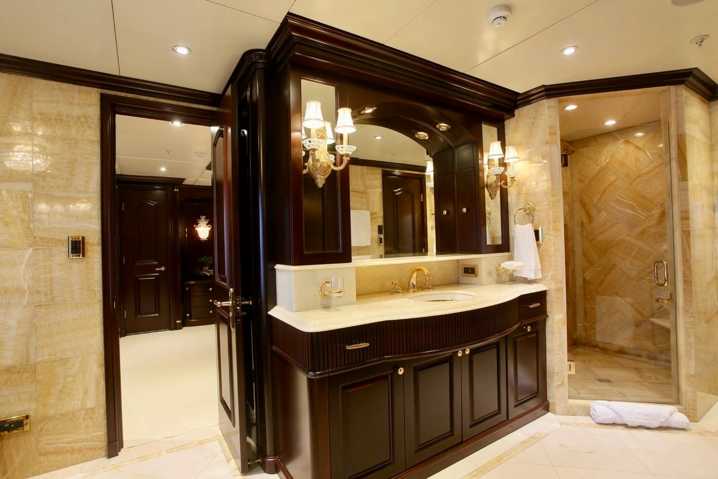 Master En suite.jpg
