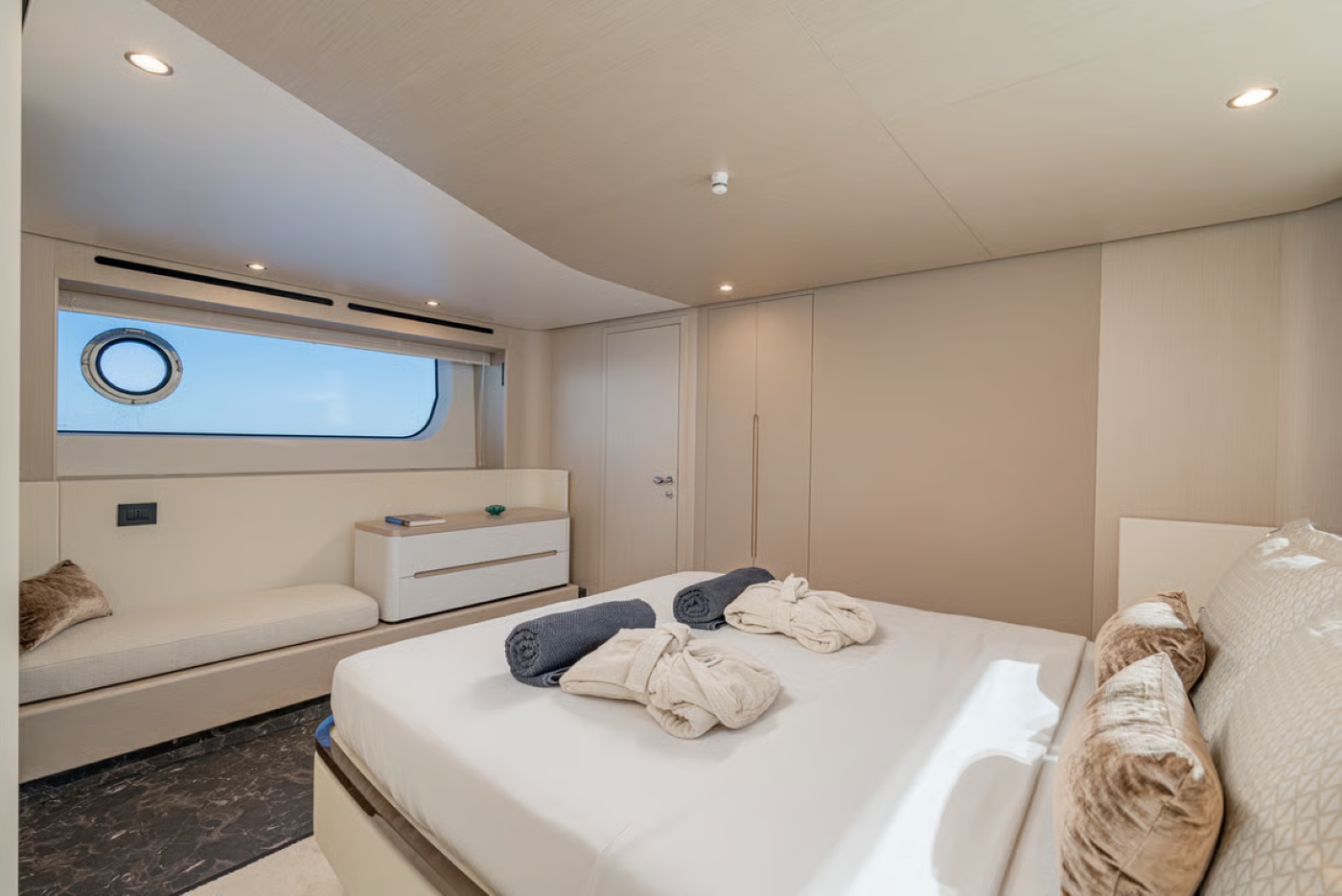 Master Stateroom 012.jpg