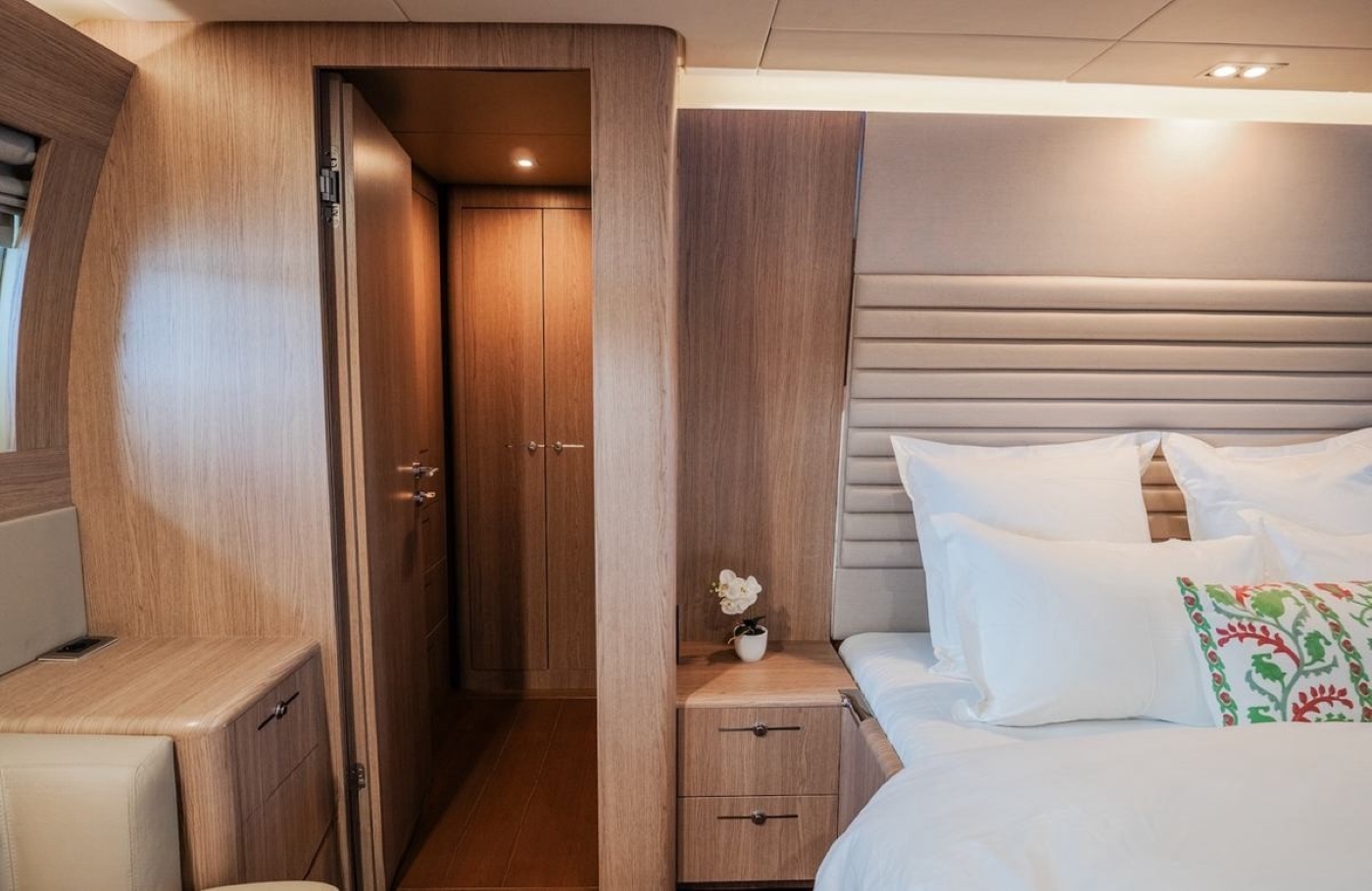 Master Stateroom 02-.jpg