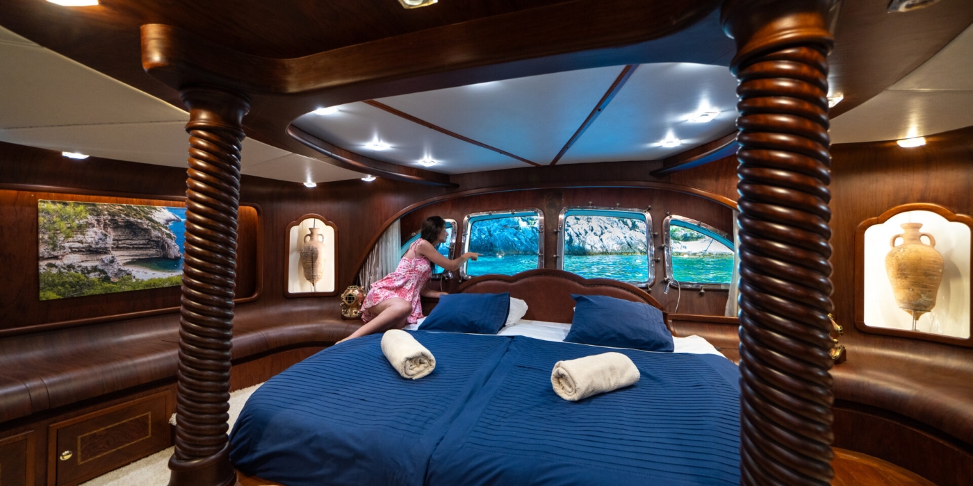 Master Stateroom 08.jpg