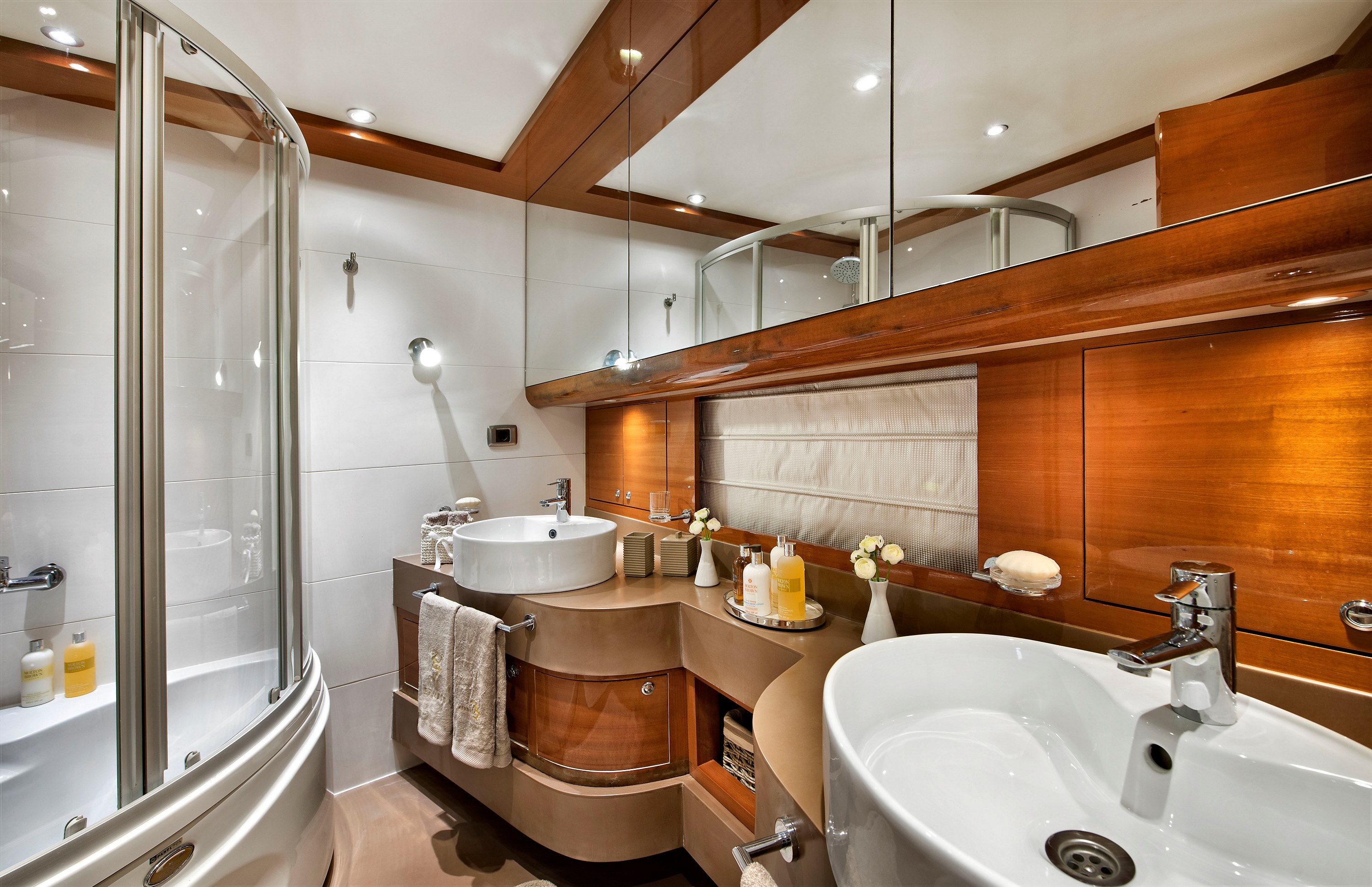 Master en suite.jpg