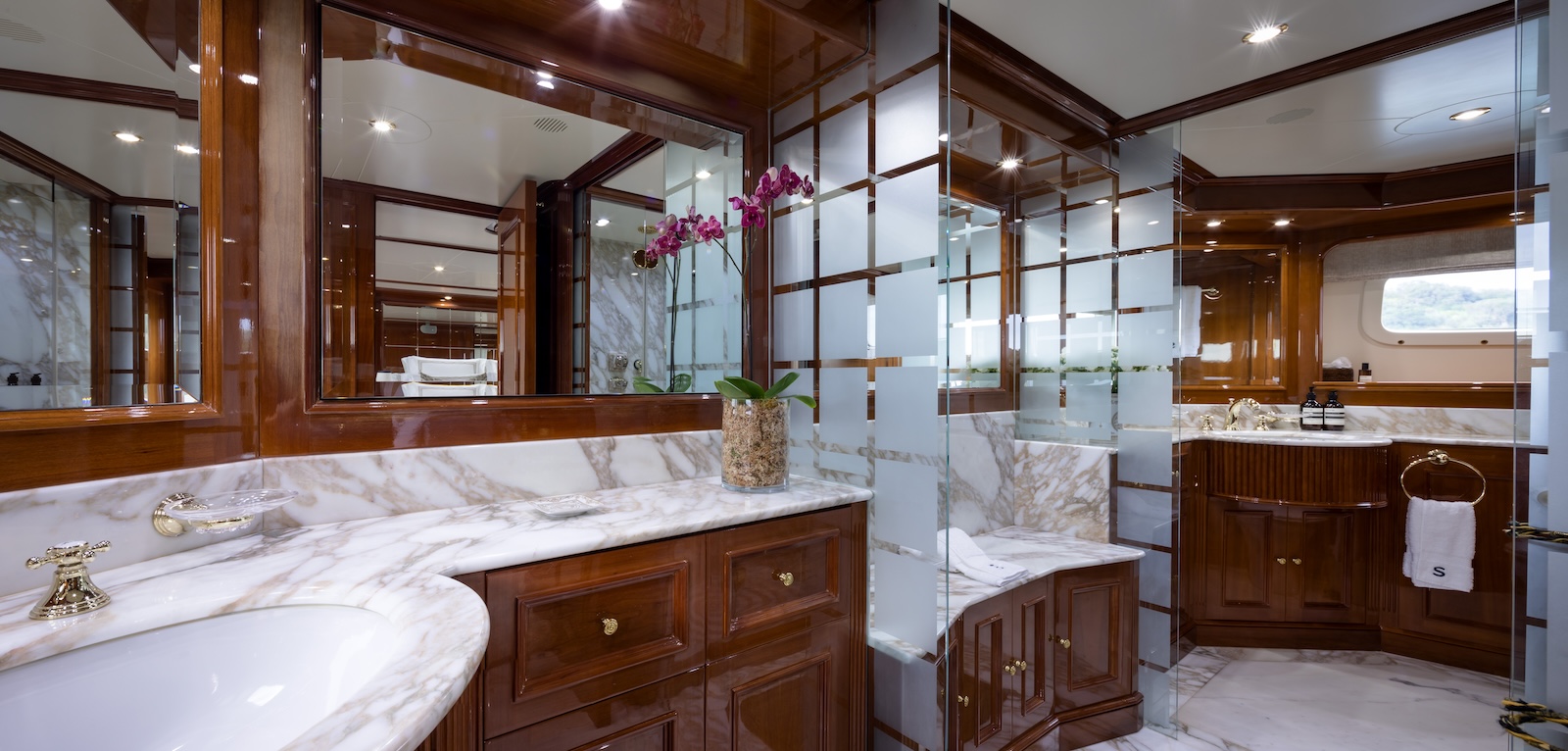 Master ensuite bathroom - Photo Jeff Brown.jpg