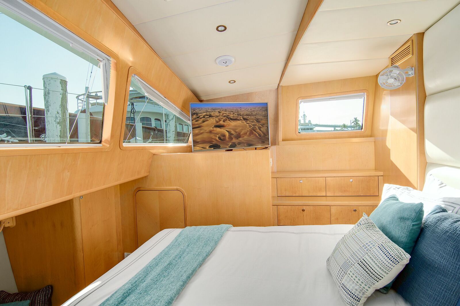 Master king cabin.jpg