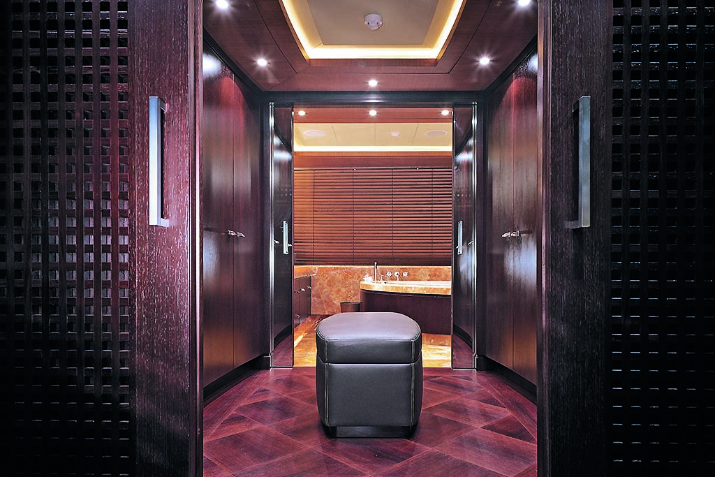 Master stateroom 00003.jpg