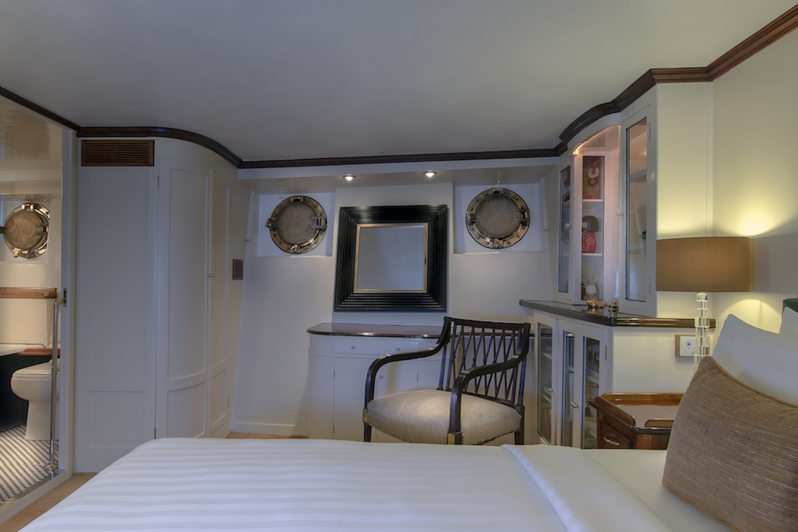 Master suite  00002.jpg