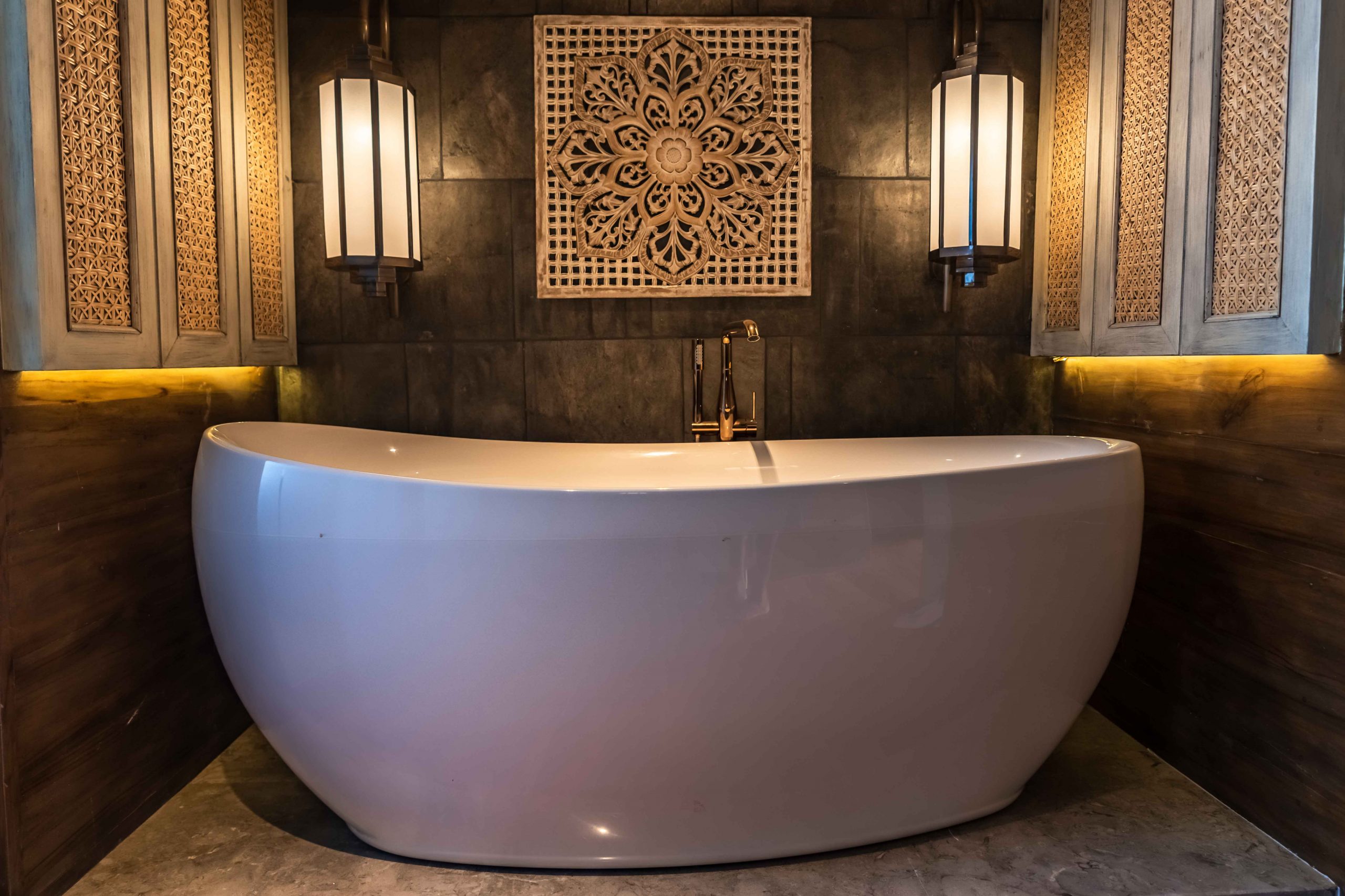 Master suite bath.jpg