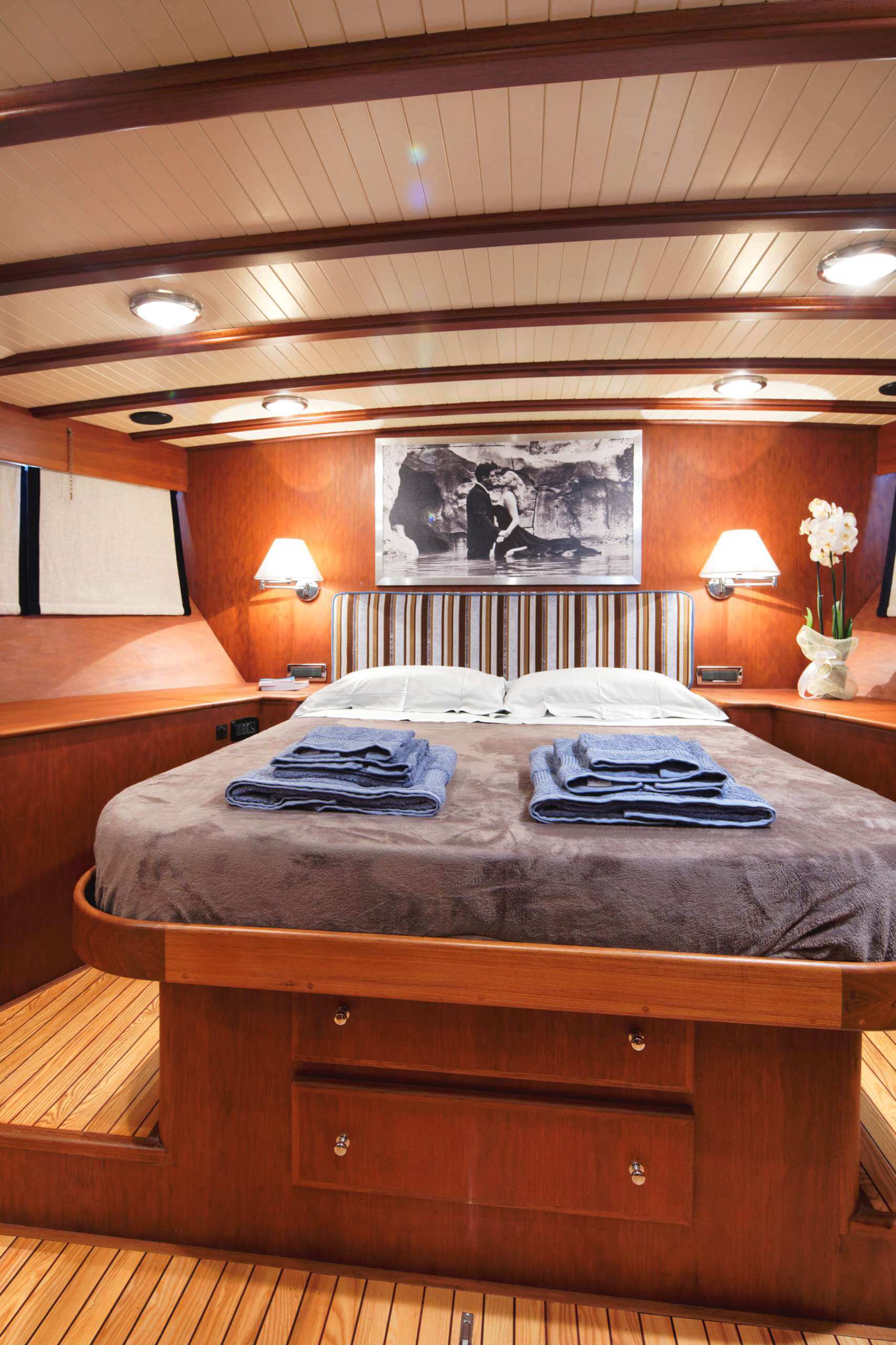 Master suite with double bed.jpg