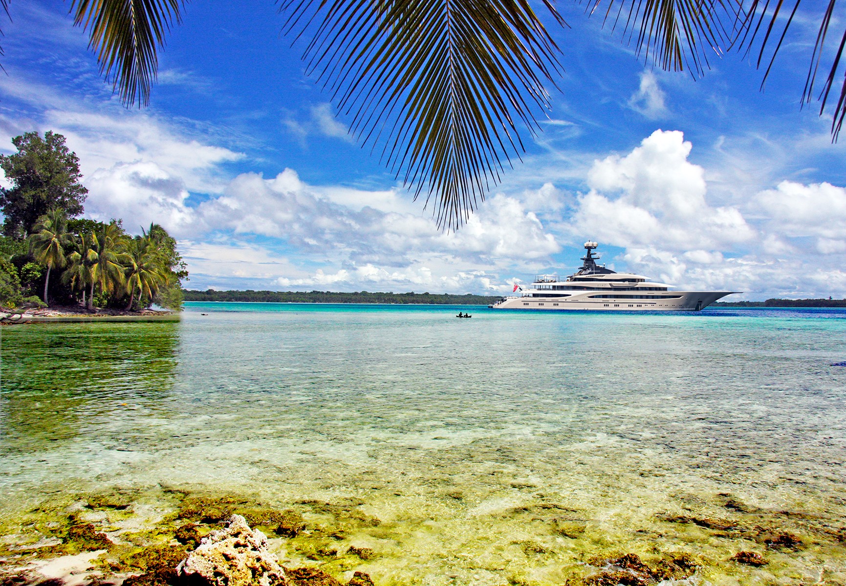 Mega yacht in the French West Indies (2).jpg