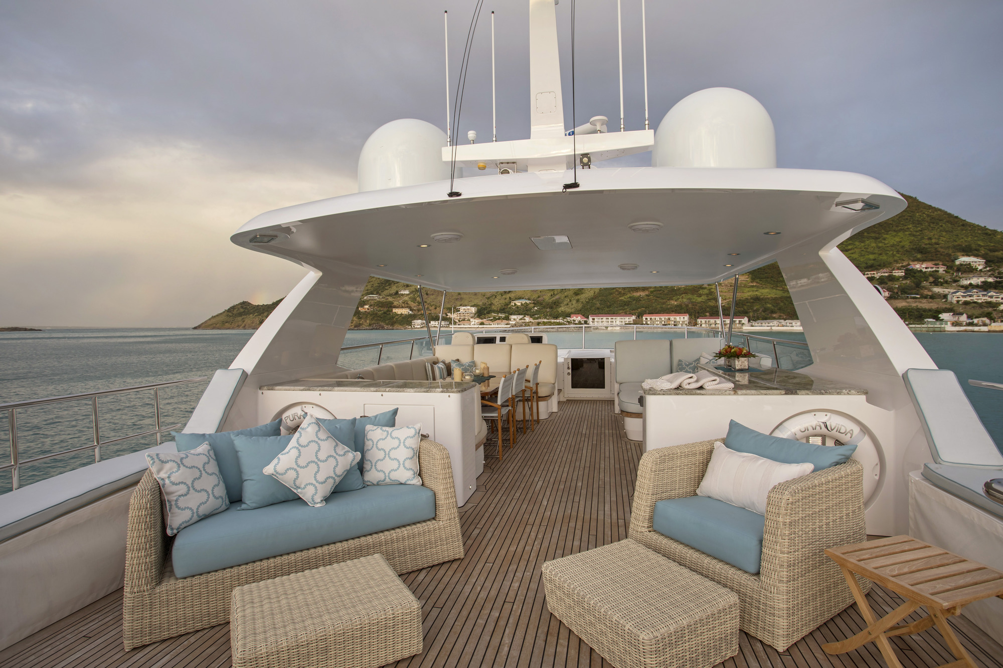 Moonen motor yacht PURA VIDA - Upper sundeck.jpg