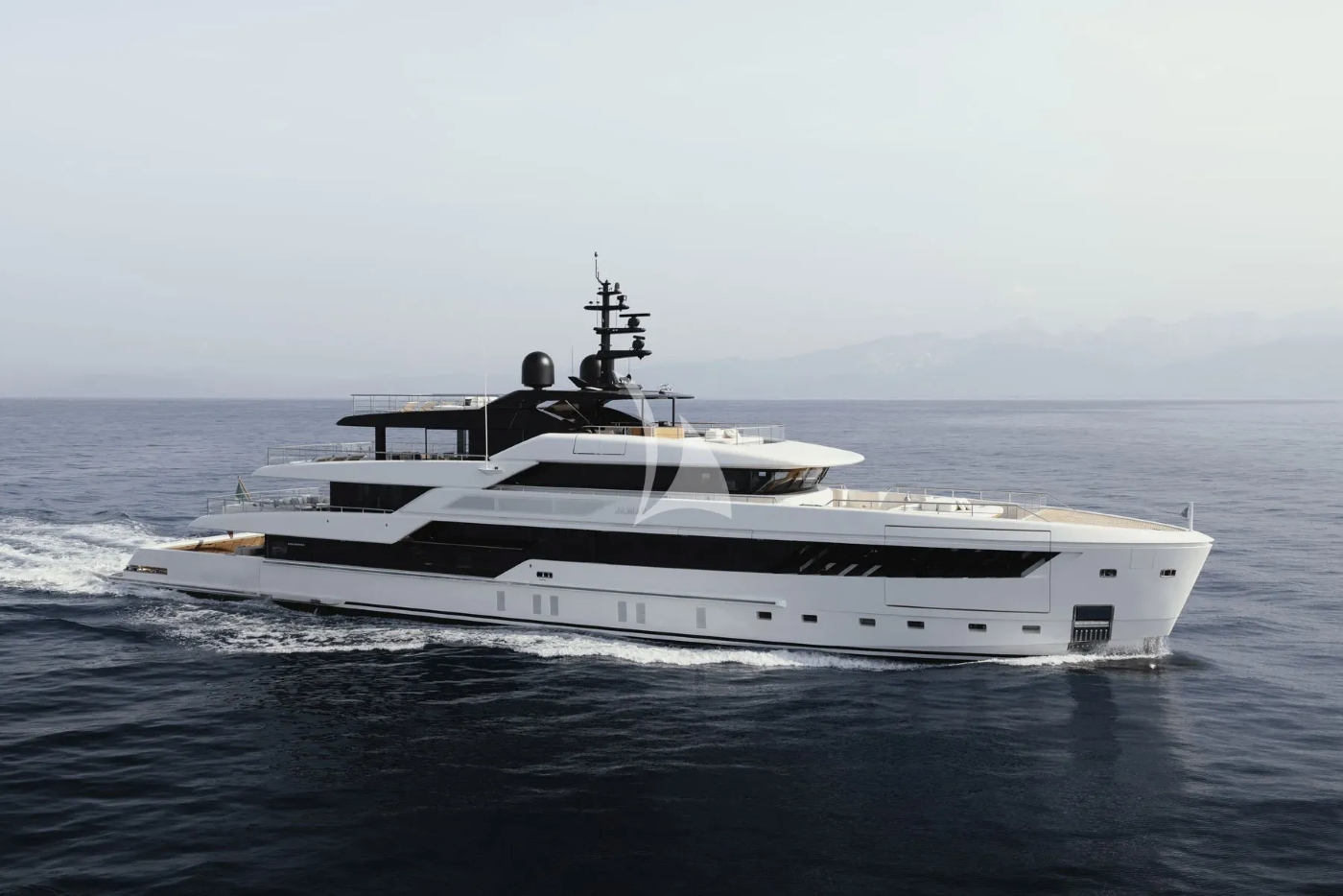 Motor Yacht ALMAX.jpg