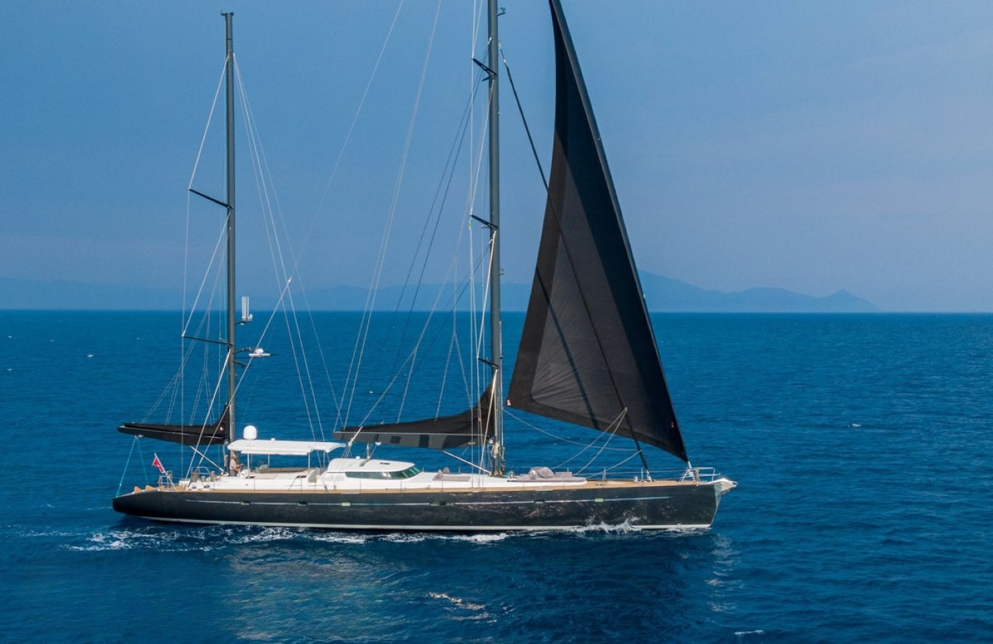 Motor Yacht ASHLEYROSE.jpg