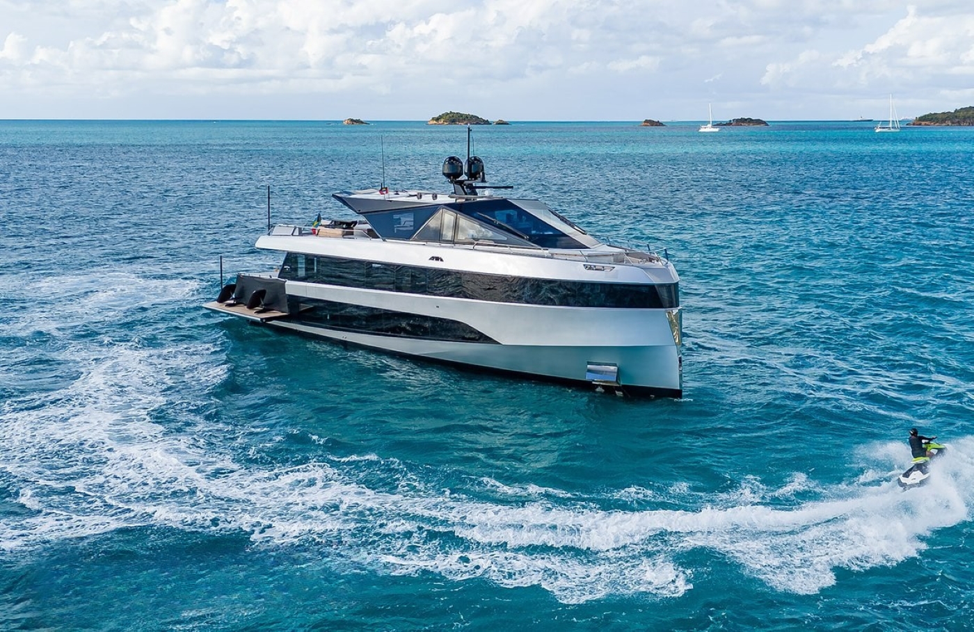 Motor Yacht BAD MUTHA.jpg