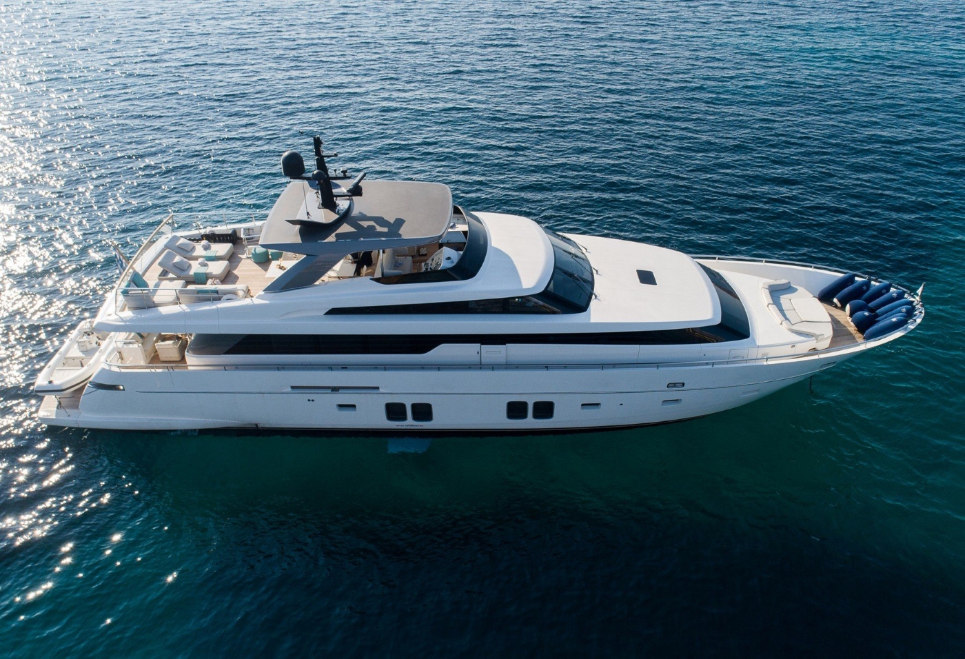 Motor Yacht DE ZEUS.jpg