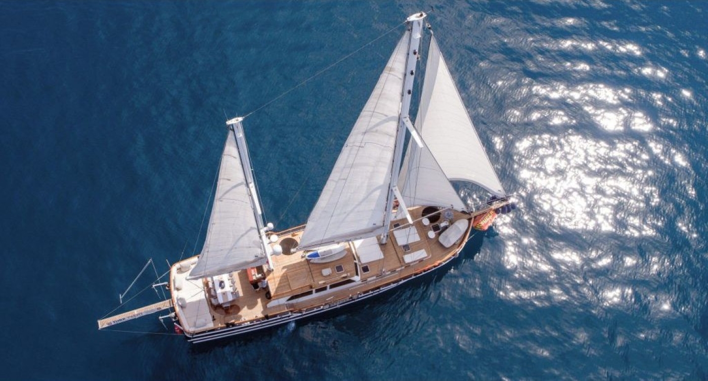 Motor Yacht DEA DEL MARE.jpg
