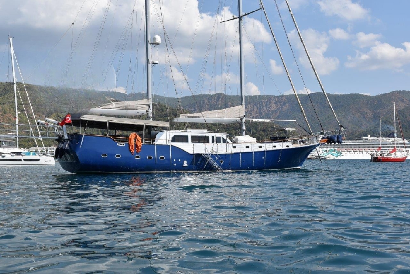 Motor Yacht DREAM A.jpg