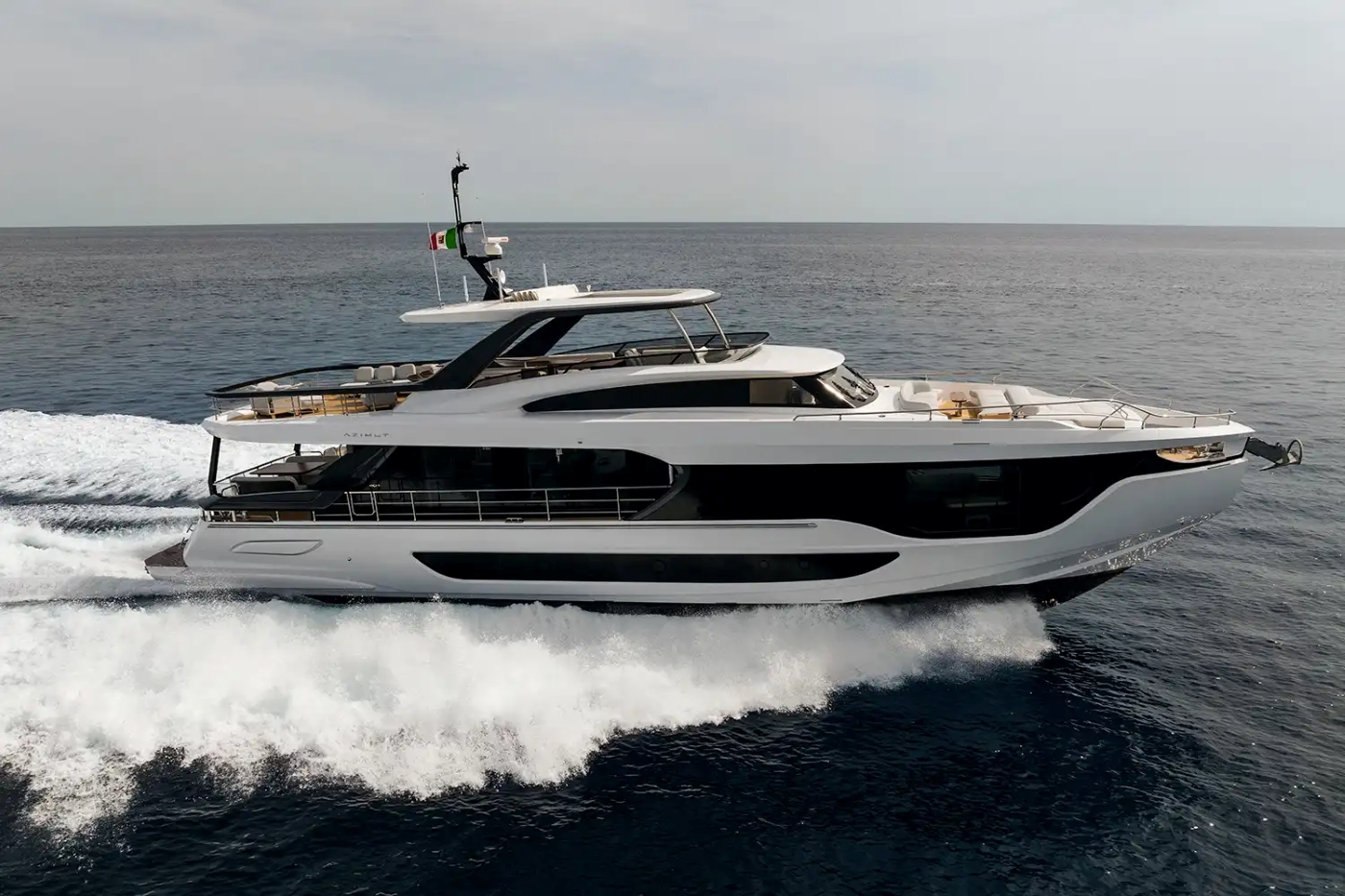 Motor Yacht GATEWAY.jpg