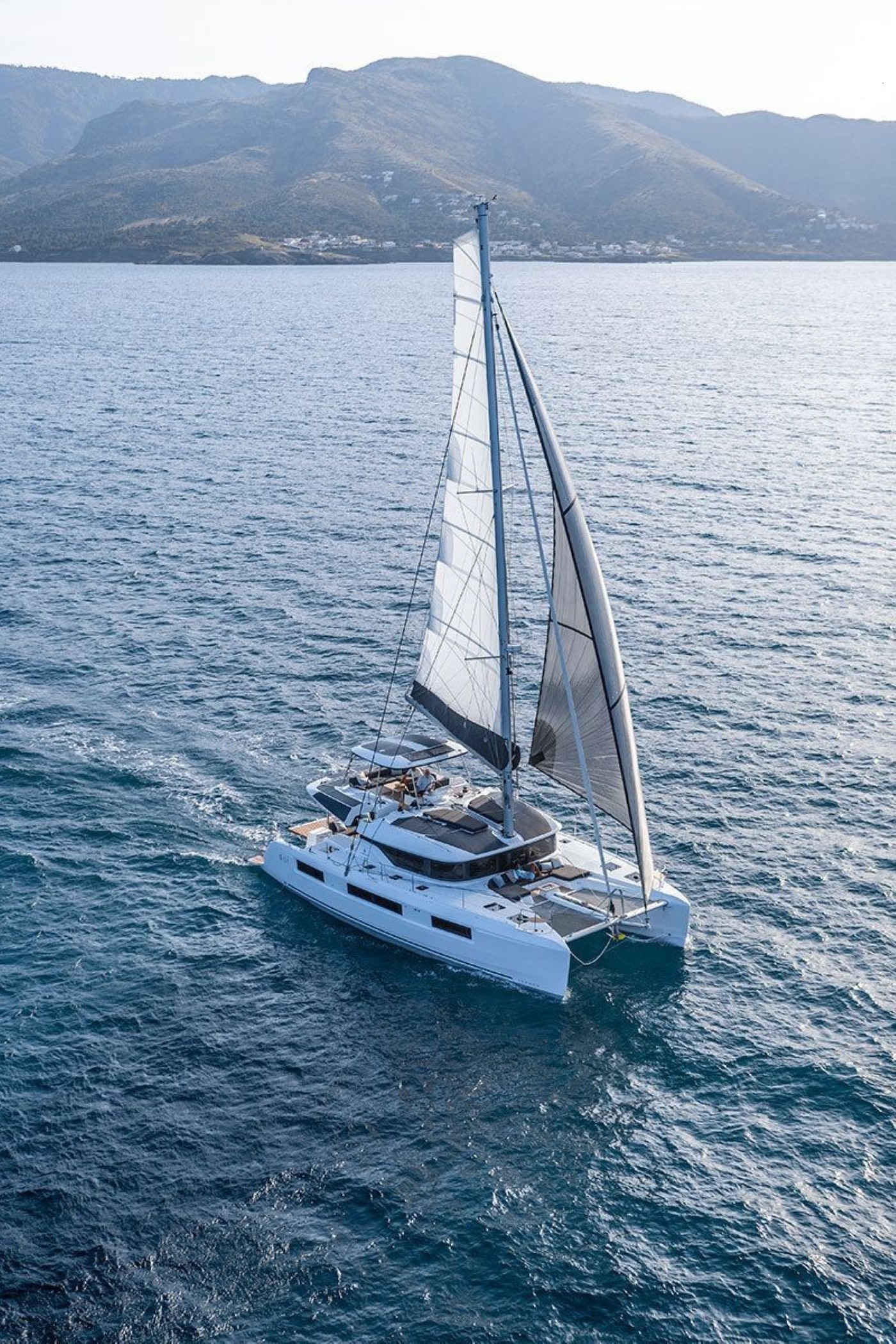 Motor Yacht LORAIN.jpg