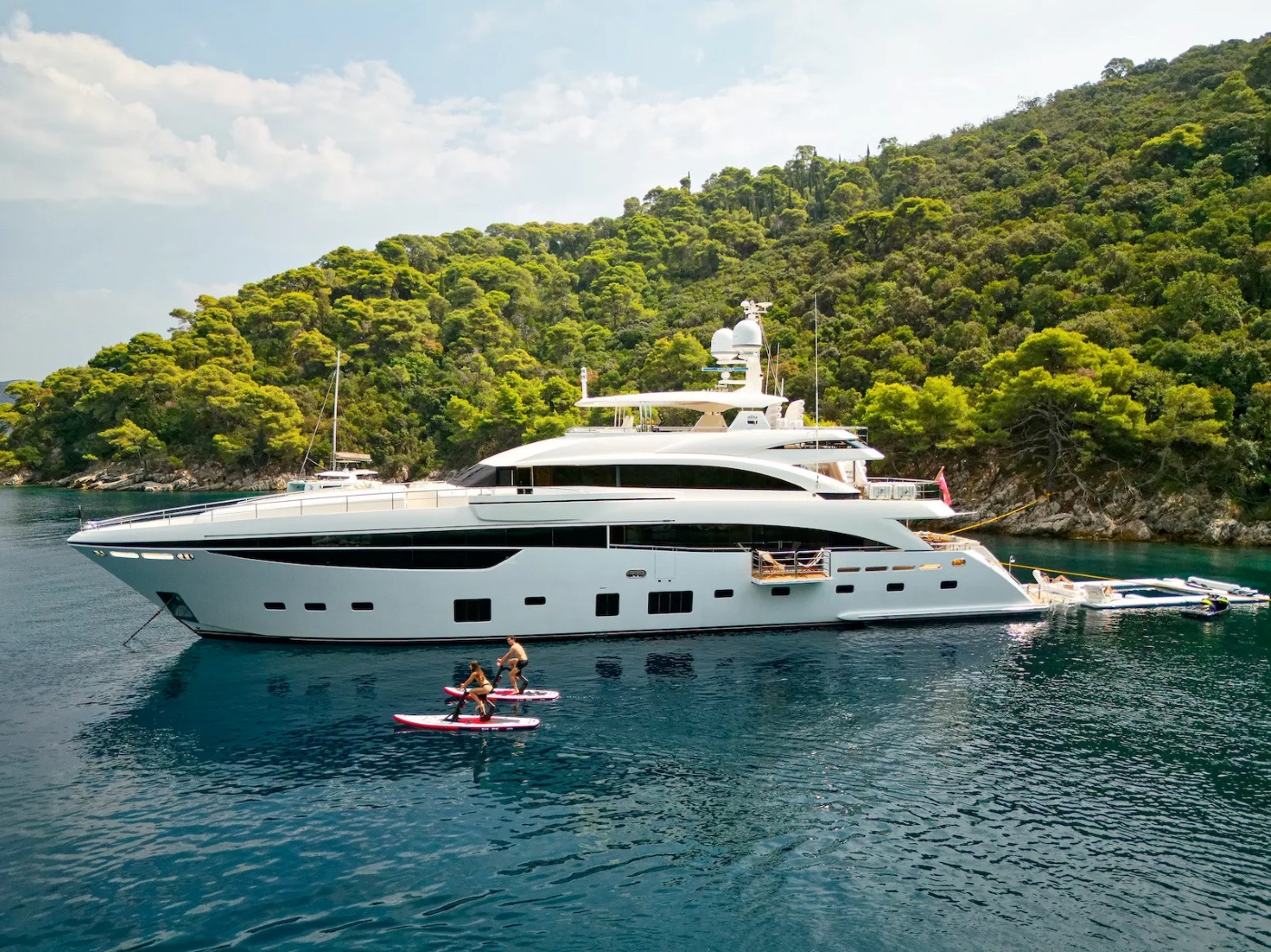 Motor Yacht MIRAGE IV.jpg