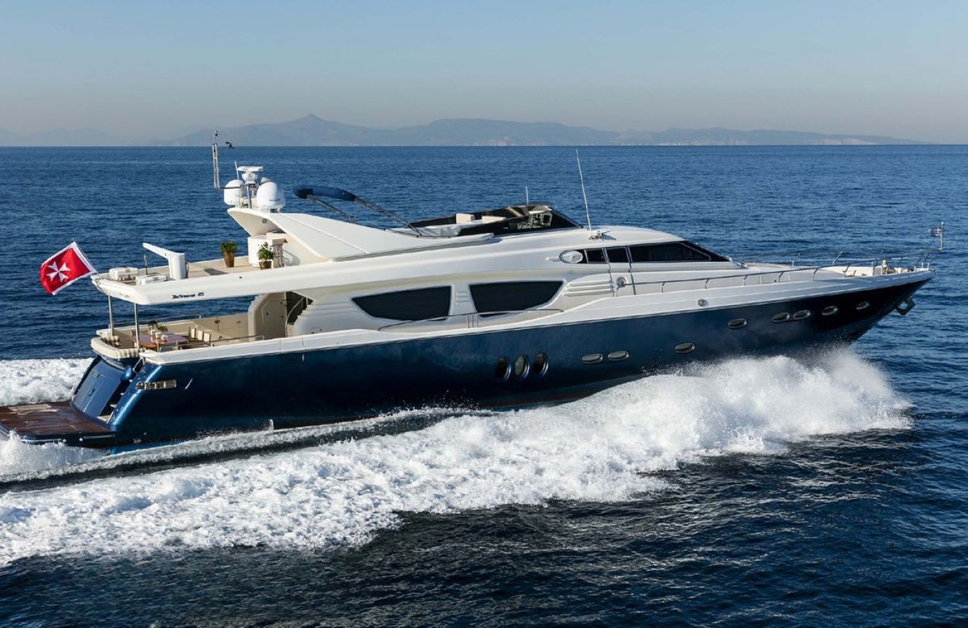 Motor Yacht MYTHOS G.jpg