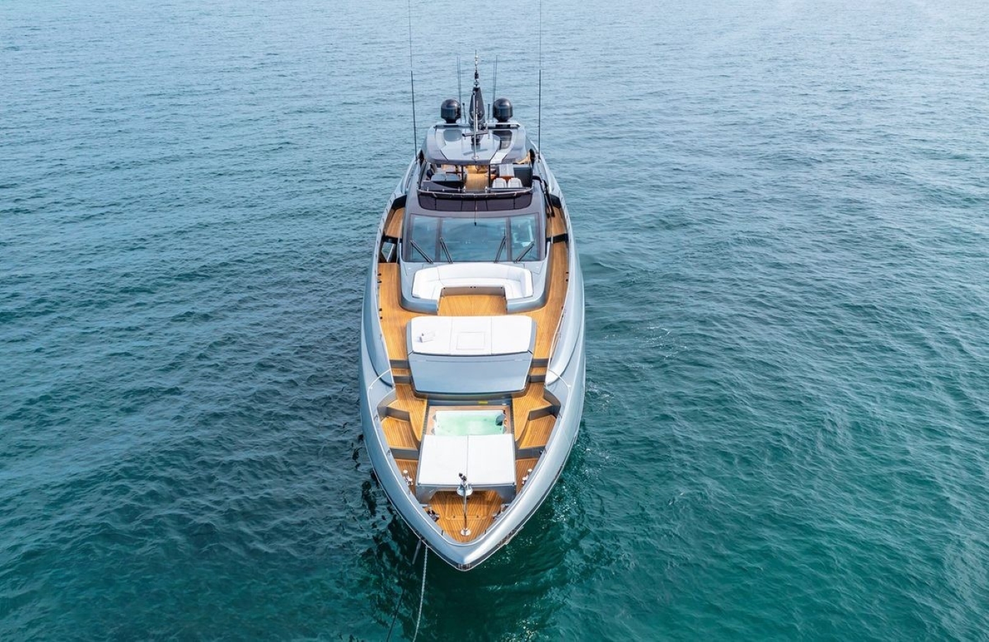 Motor Yacht NO SURRENDER.jpg