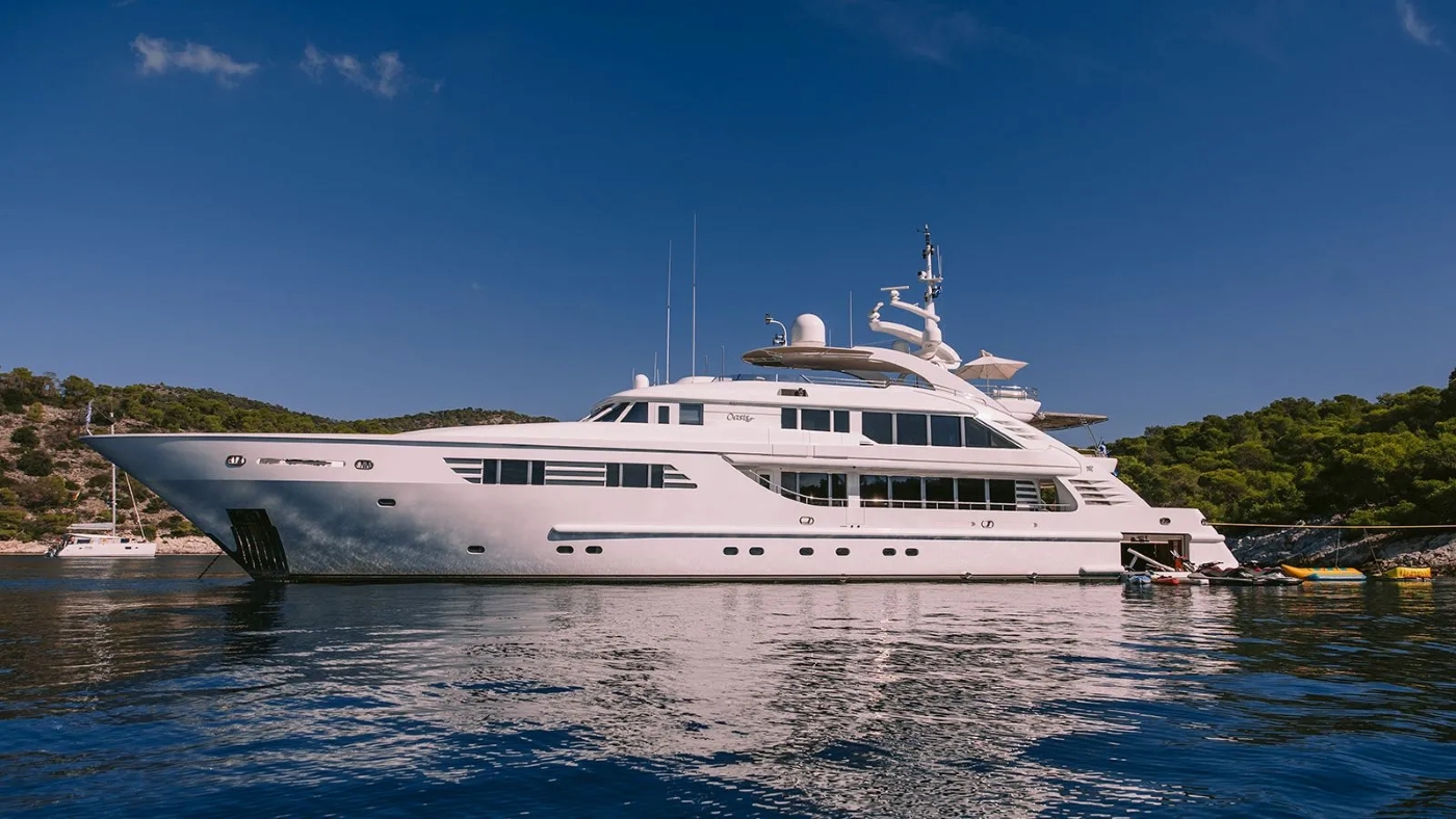 Motor Yacht OASIS.jpg