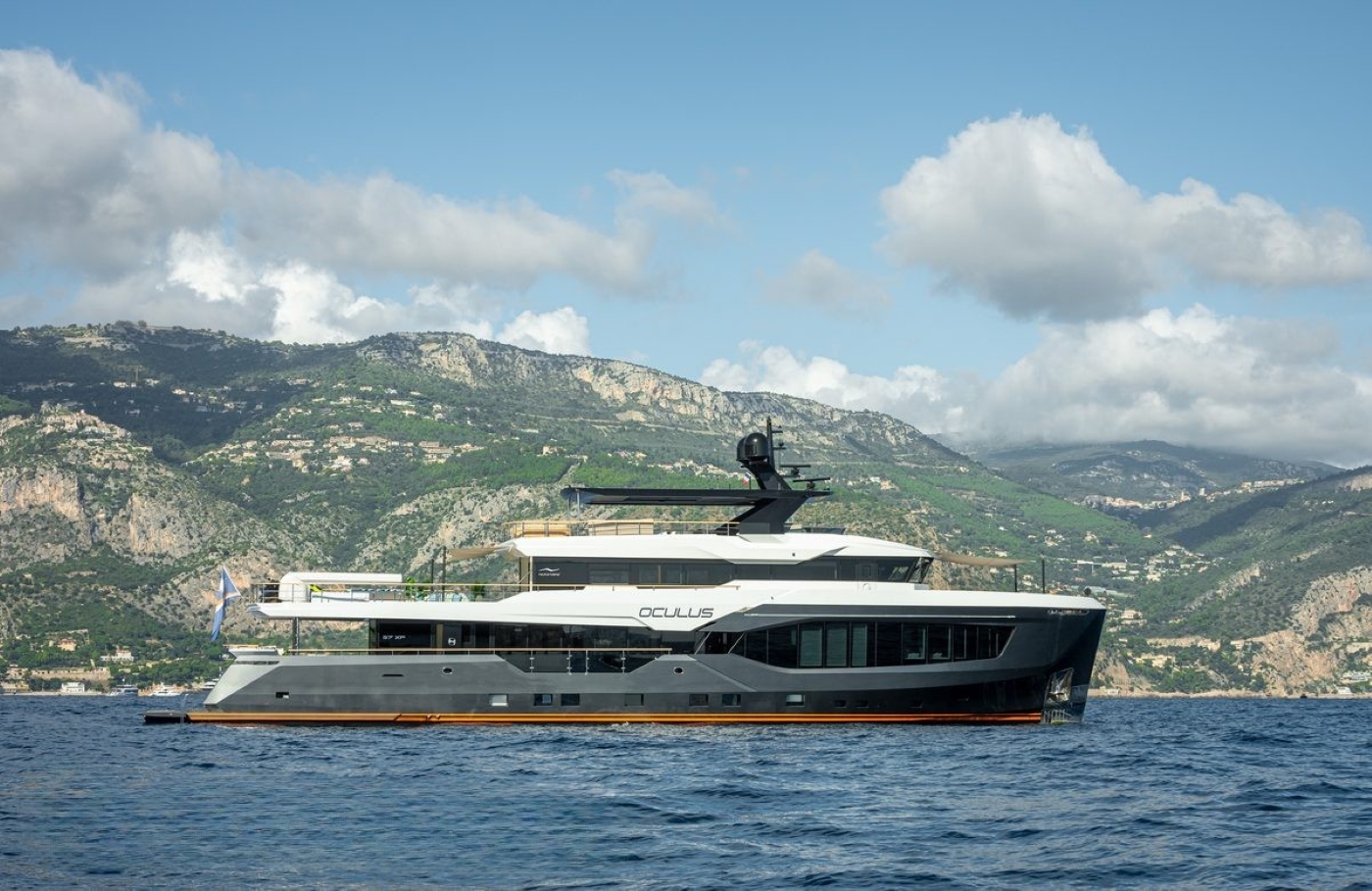 Motor Yacht OCULUS.jpg