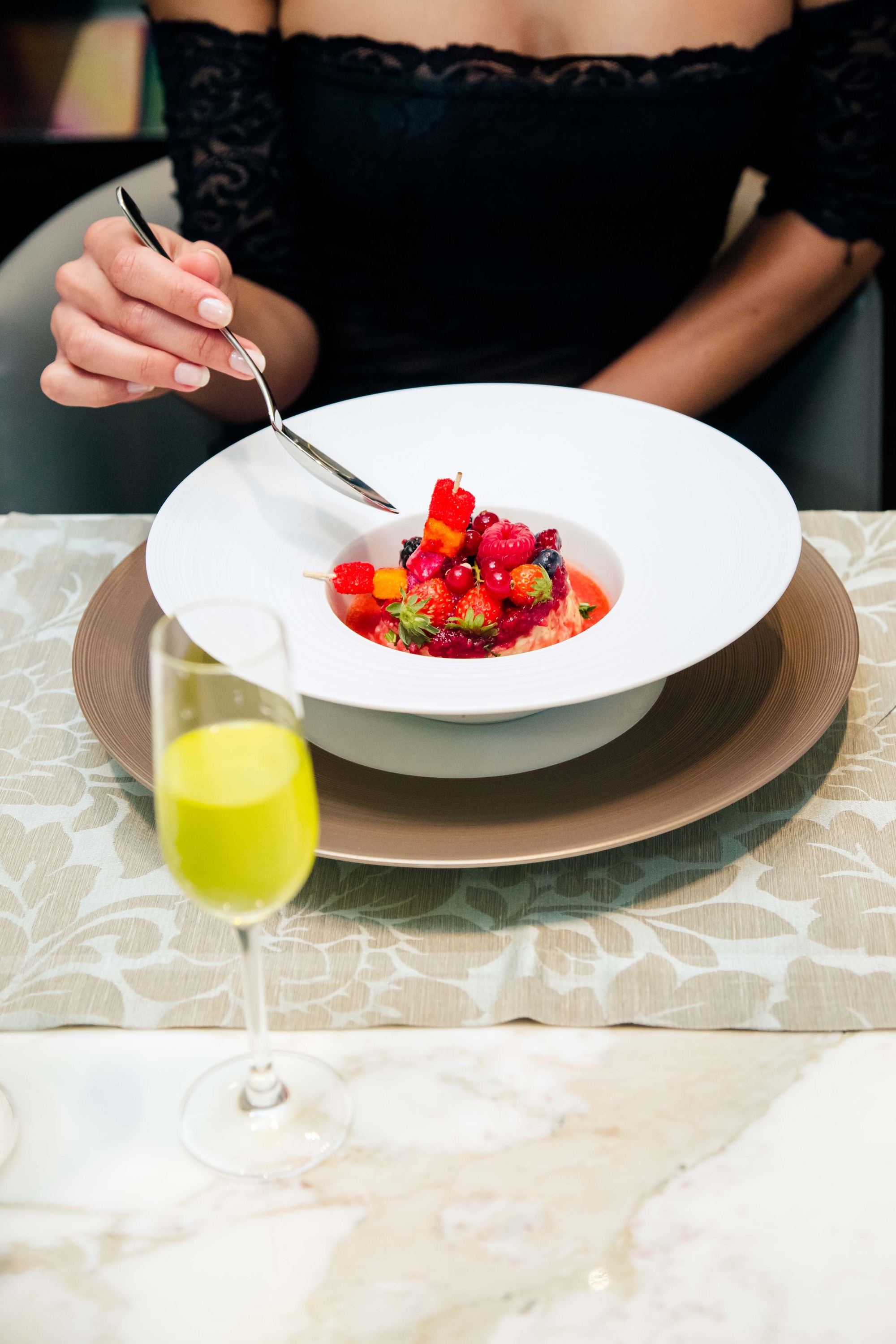 Motor Yacht OURANOS by Admiral Yachts - Dining.jpg