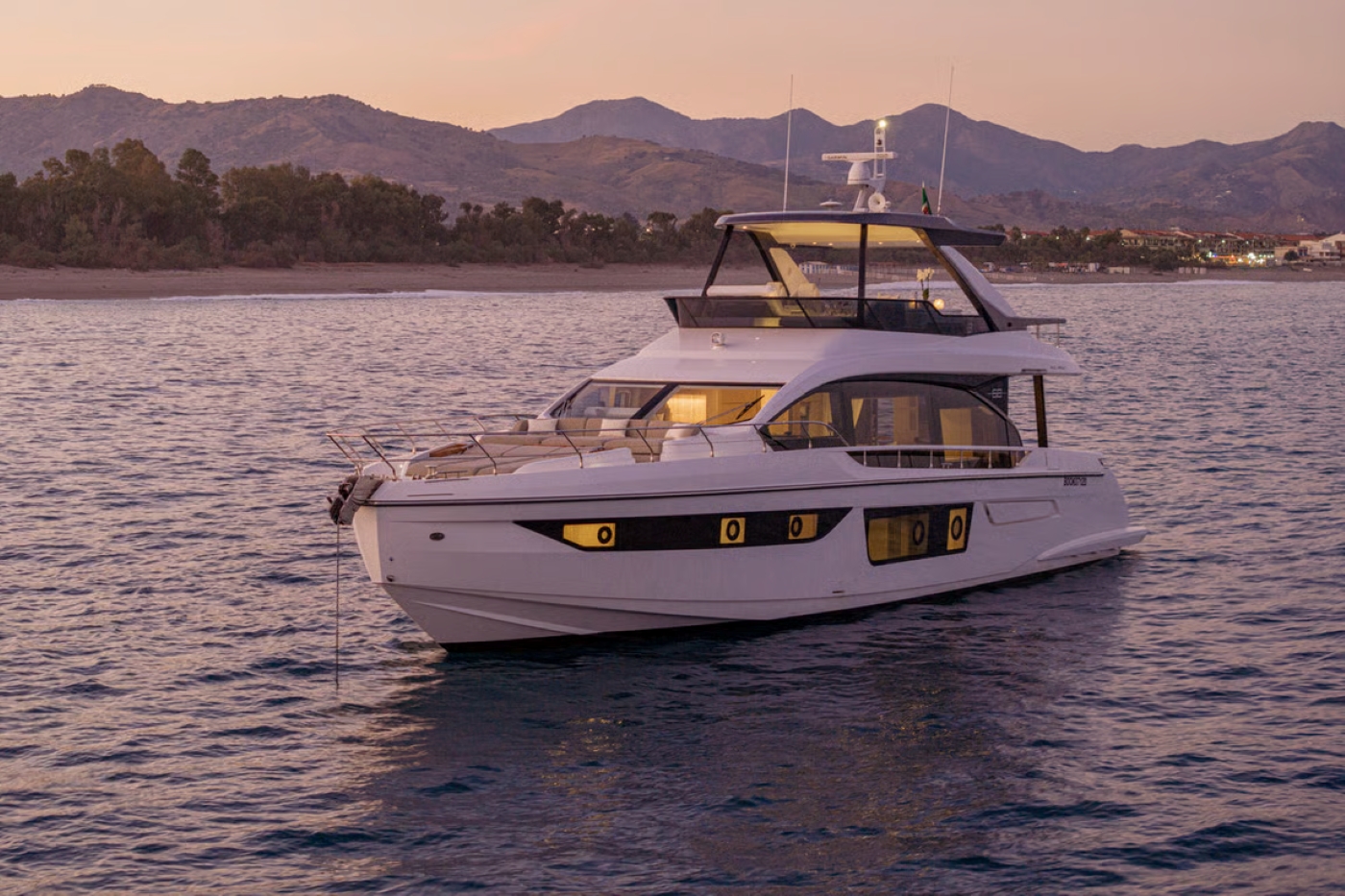 Motor Yacht SBK.jpg