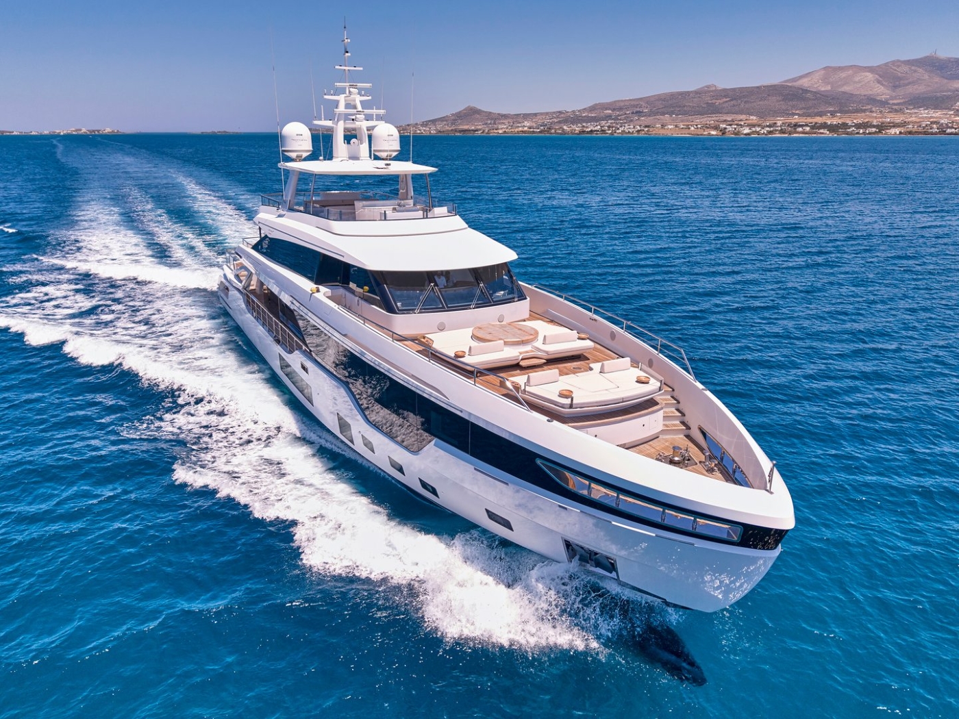 Motor Yacht VOLO MARE.jpg